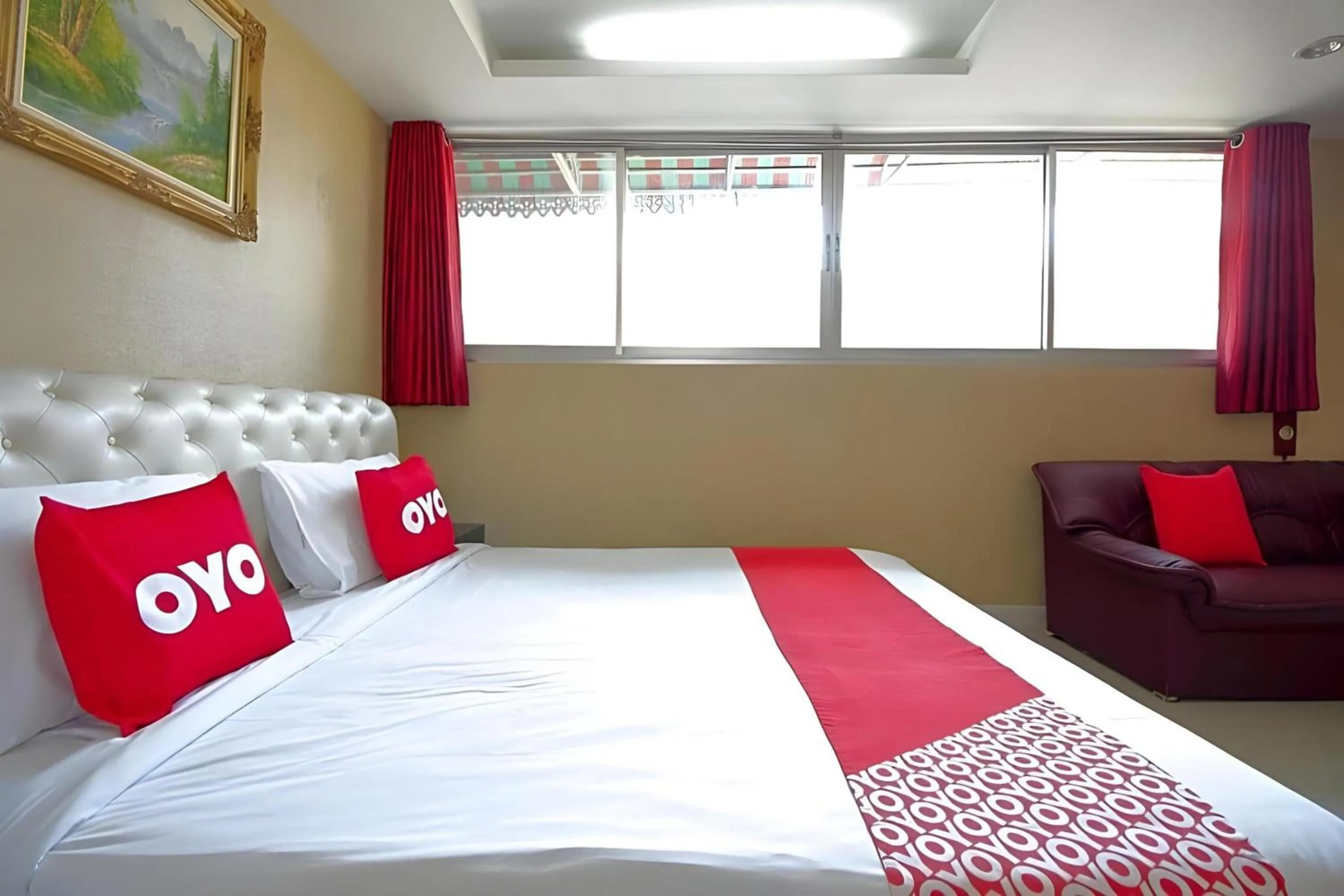 Bedroom, Bed in Diamond Residence Silom