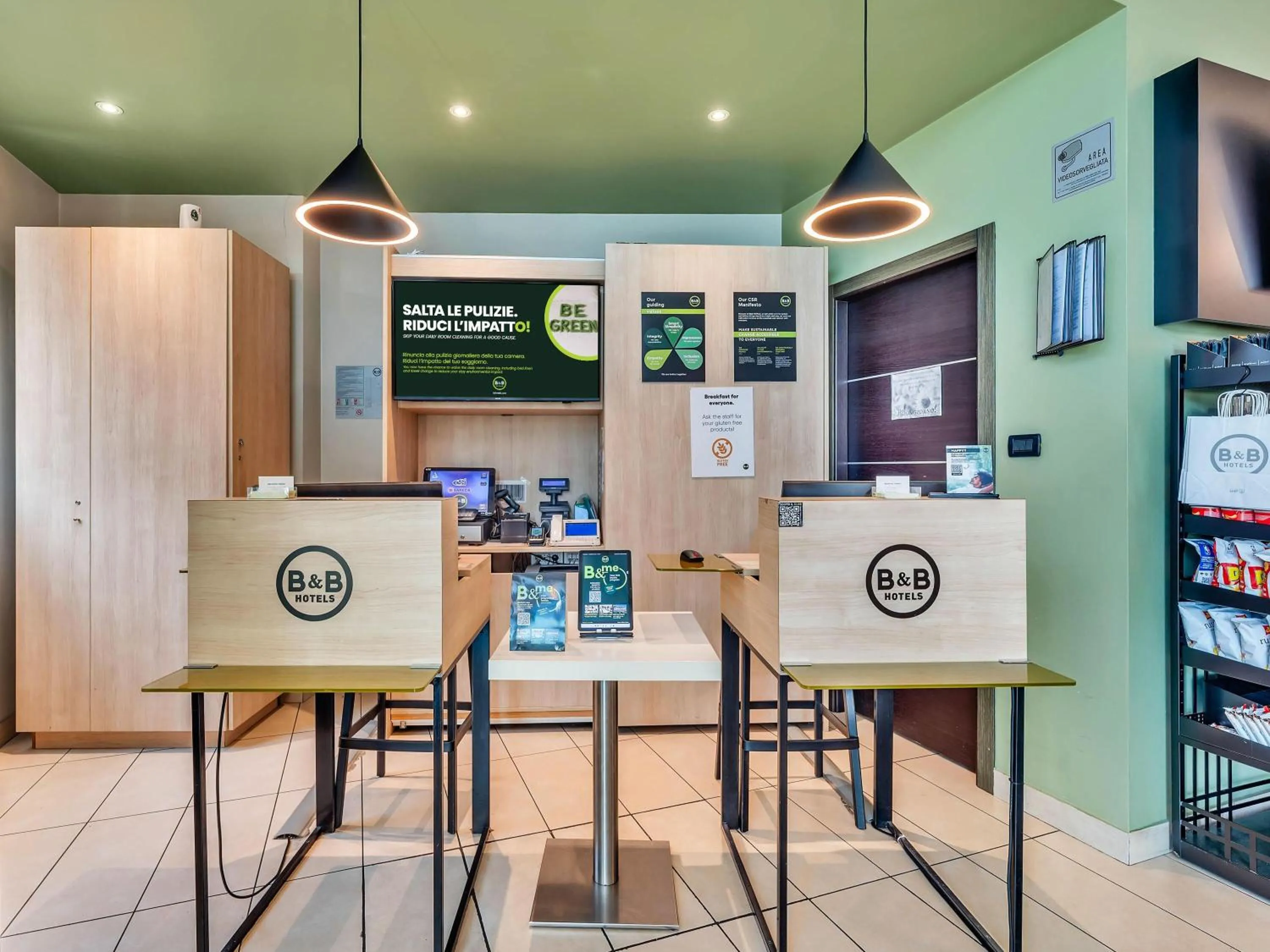 Lobby or reception in B&B HOTEL Torino Orbassano