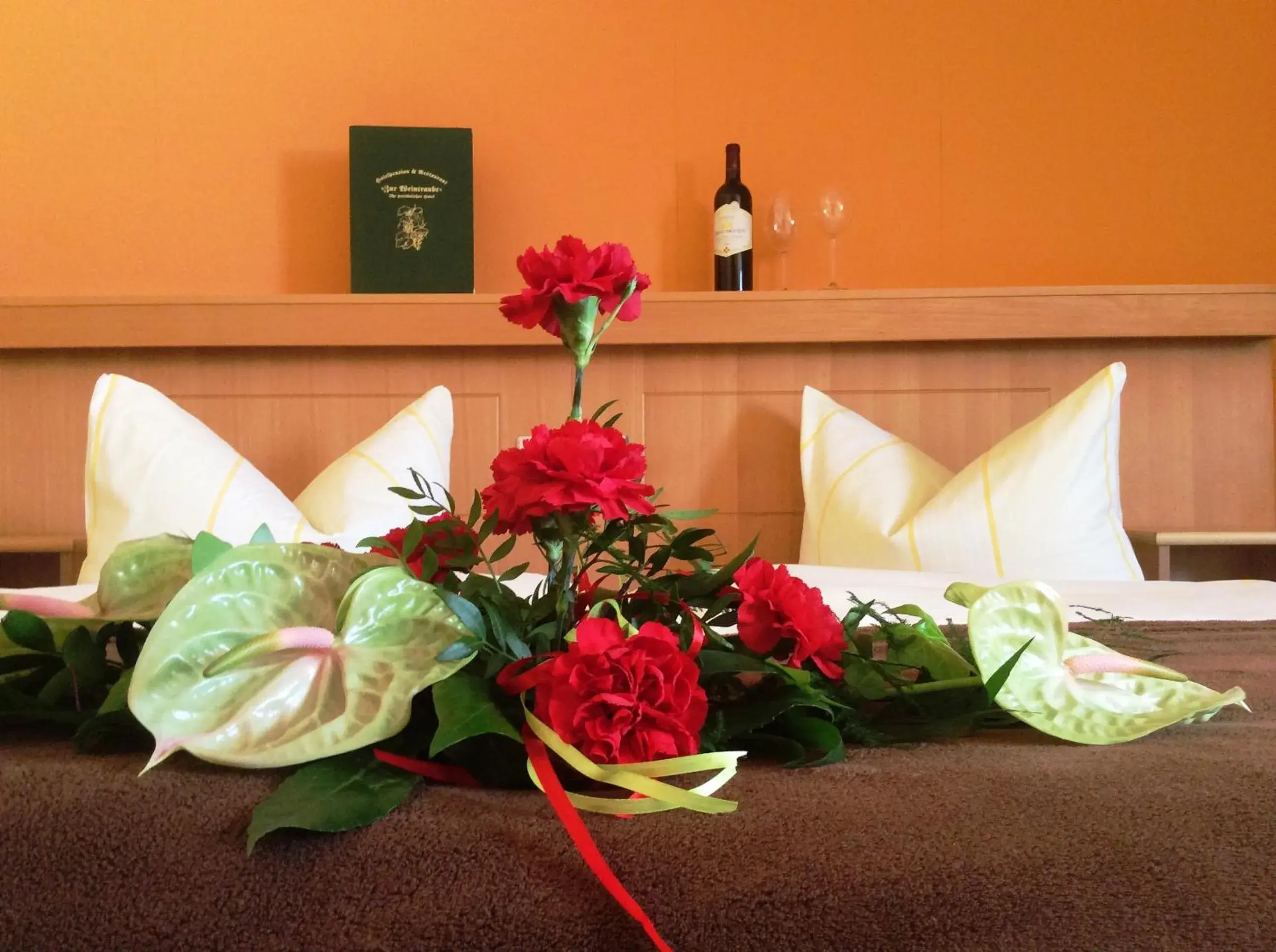 Two-Bedroom Apartment in Hotel & Restaurant Zur Weintraube Two-Bedroom Apartment in Hotel & Restaurant Zur Weintraube