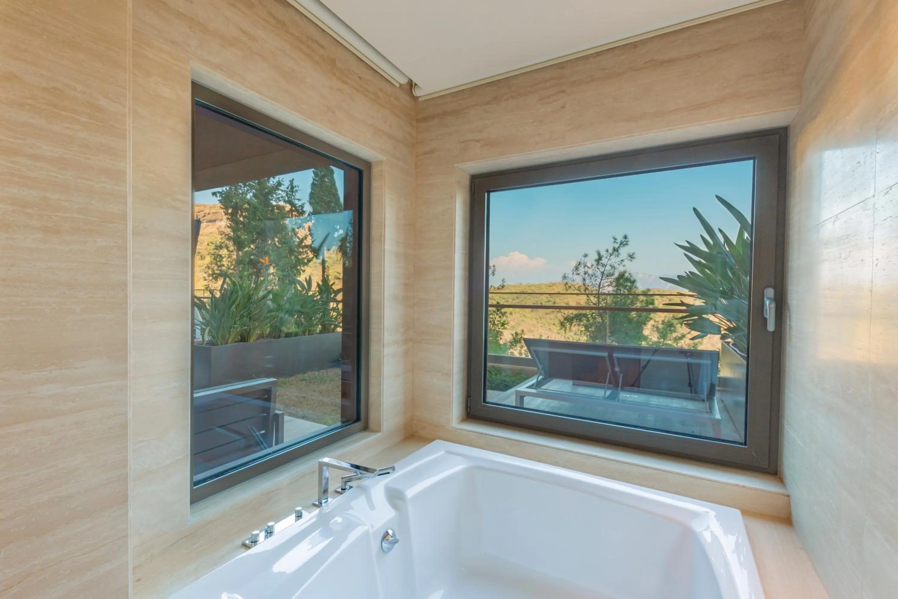 Mountain view in D Maris Bay