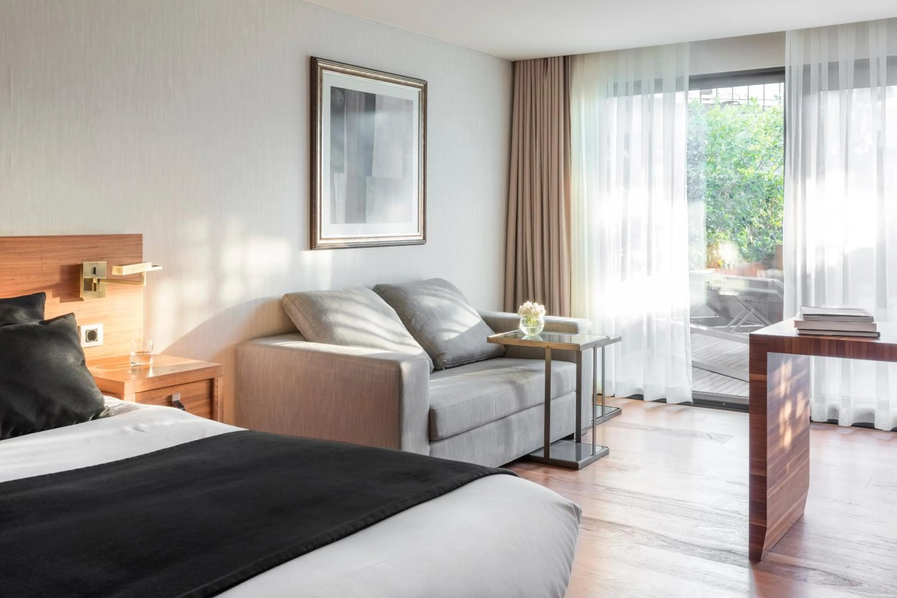 Photo of the whole room, Bed in D Maris Bay