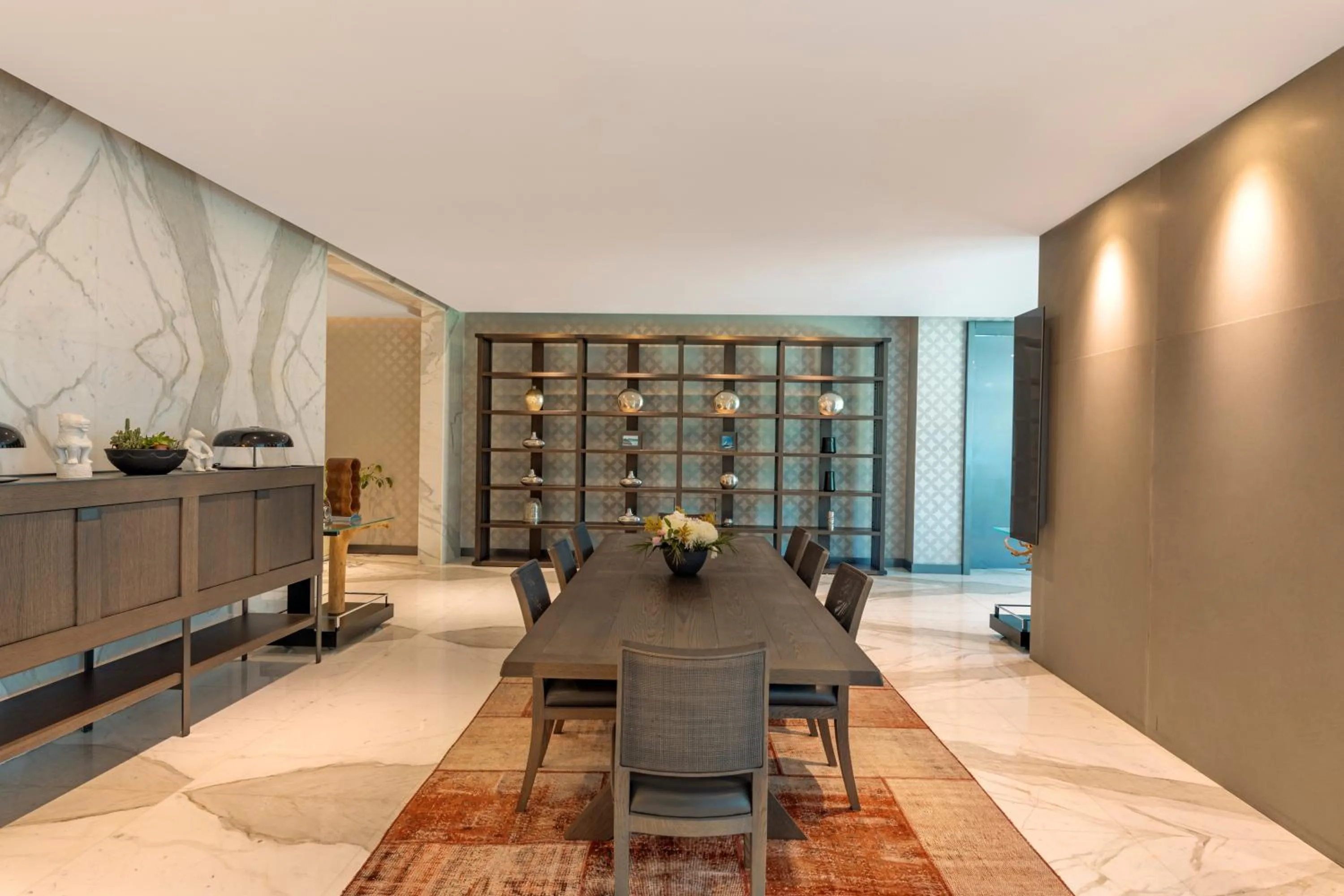 Decorative detail in D Maris Bay