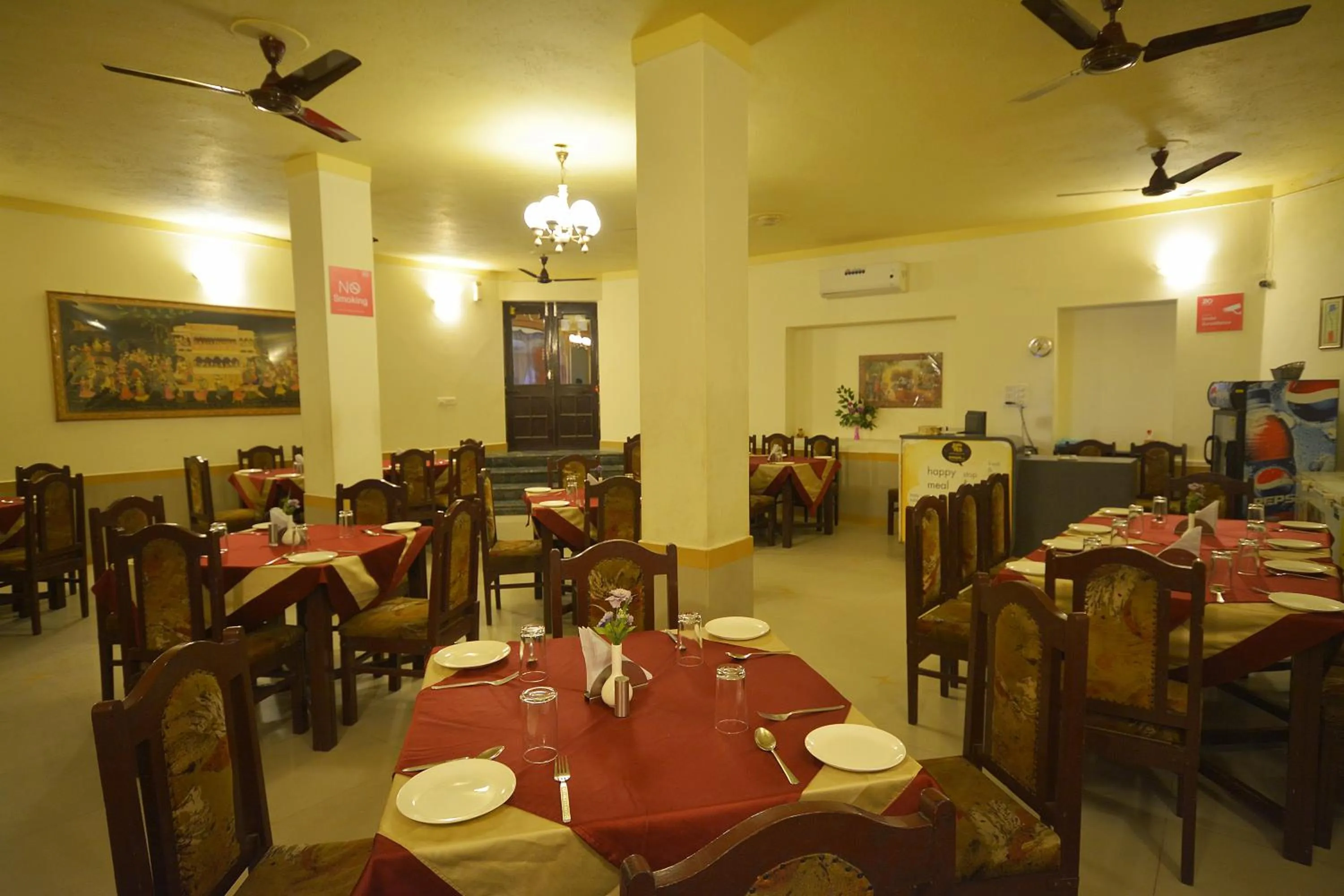 Restaurant/places to eat in Rajputana Palace