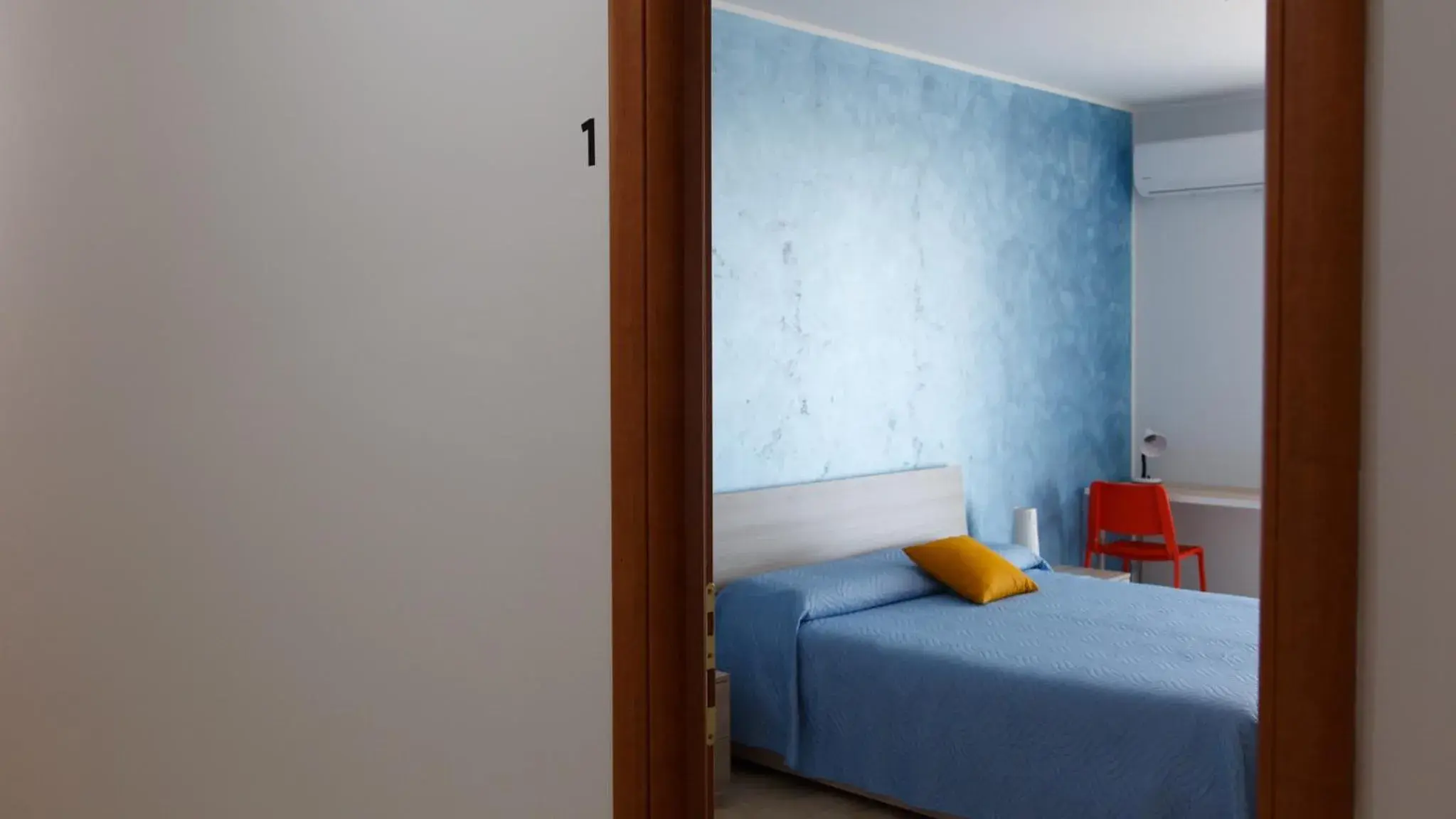 Double Room with Private Bathroom - single occupancy in B&B Mediterraneo Double Room with Private Bathroom - single occupancy in B&B Mediterraneo