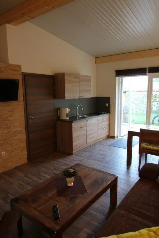 Kitchen or kitchenette in Kaiser´s Weinland Hotel