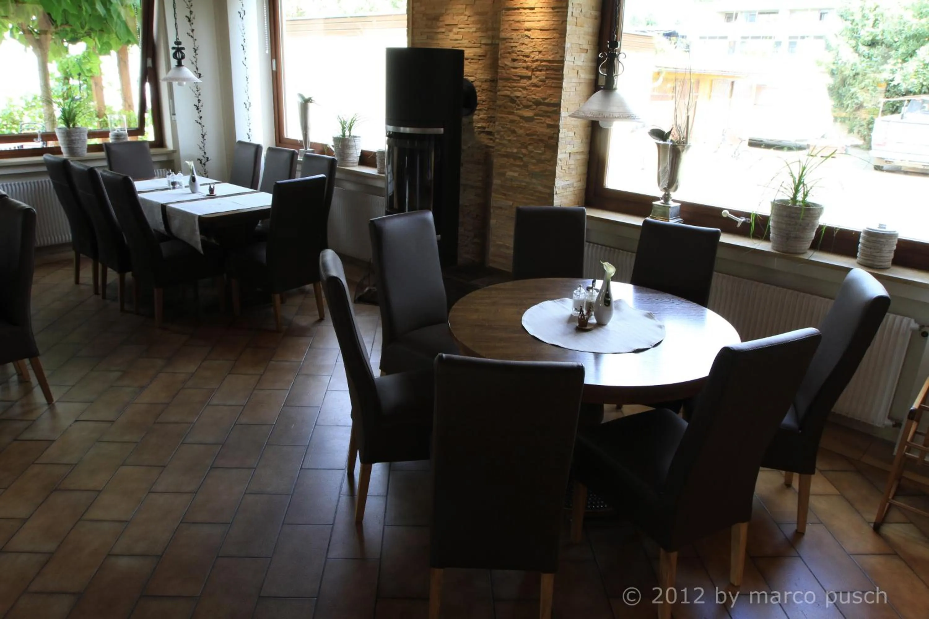 Text overlay in Kaiser´s Weinland Hotel