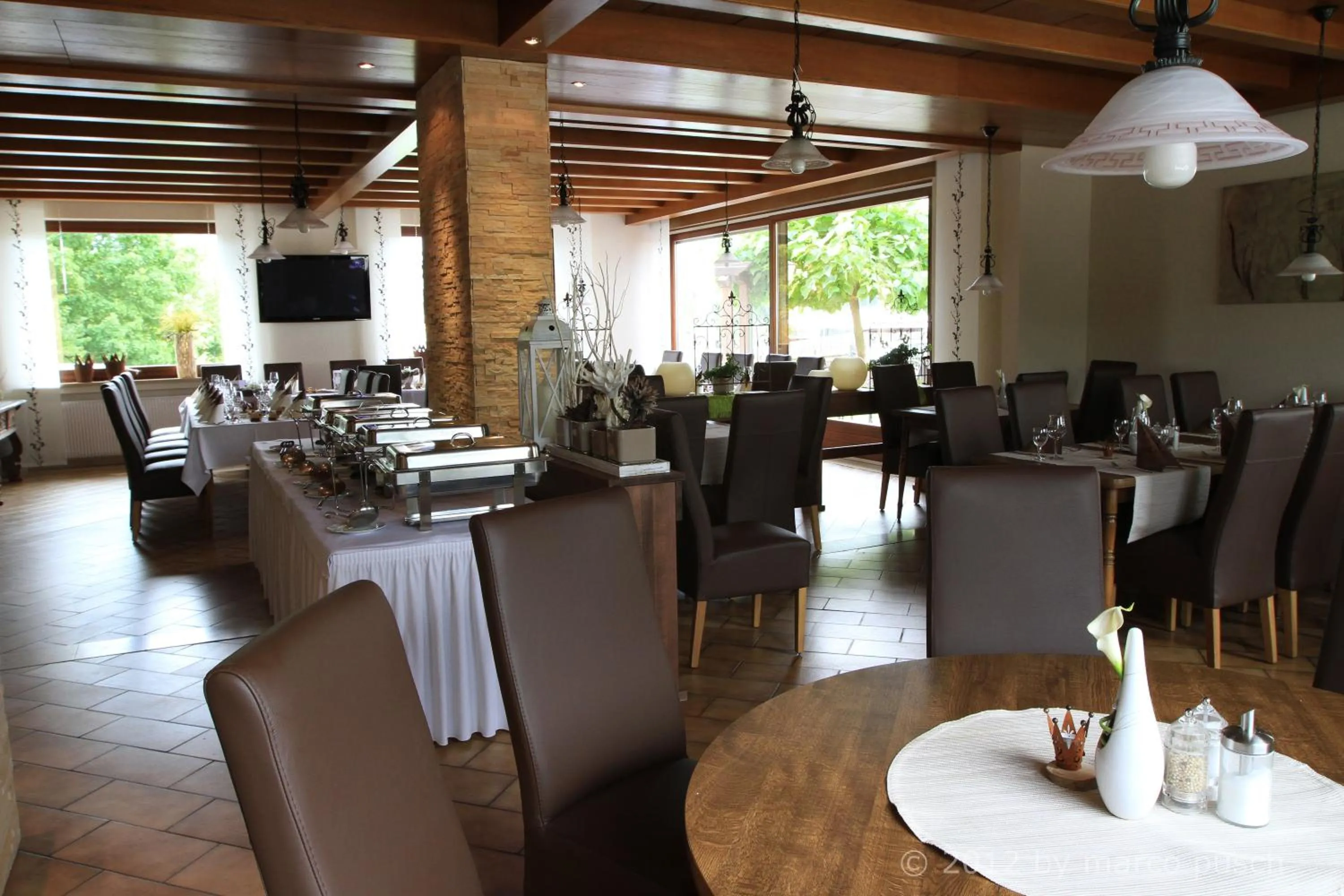 Text overlay in Kaiser´s Weinland Hotel