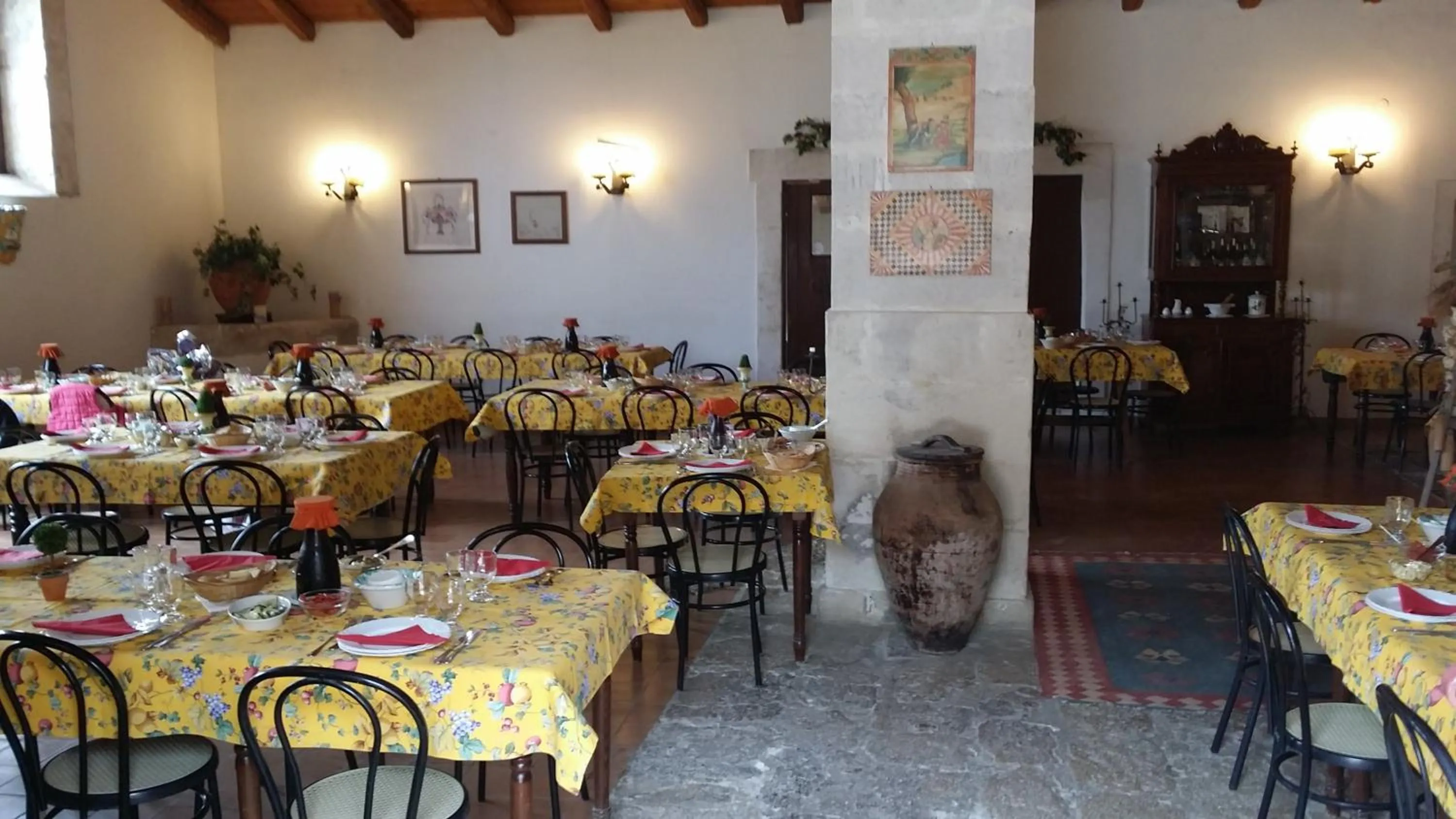 Restaurant/places to eat in Masseria Case Damma