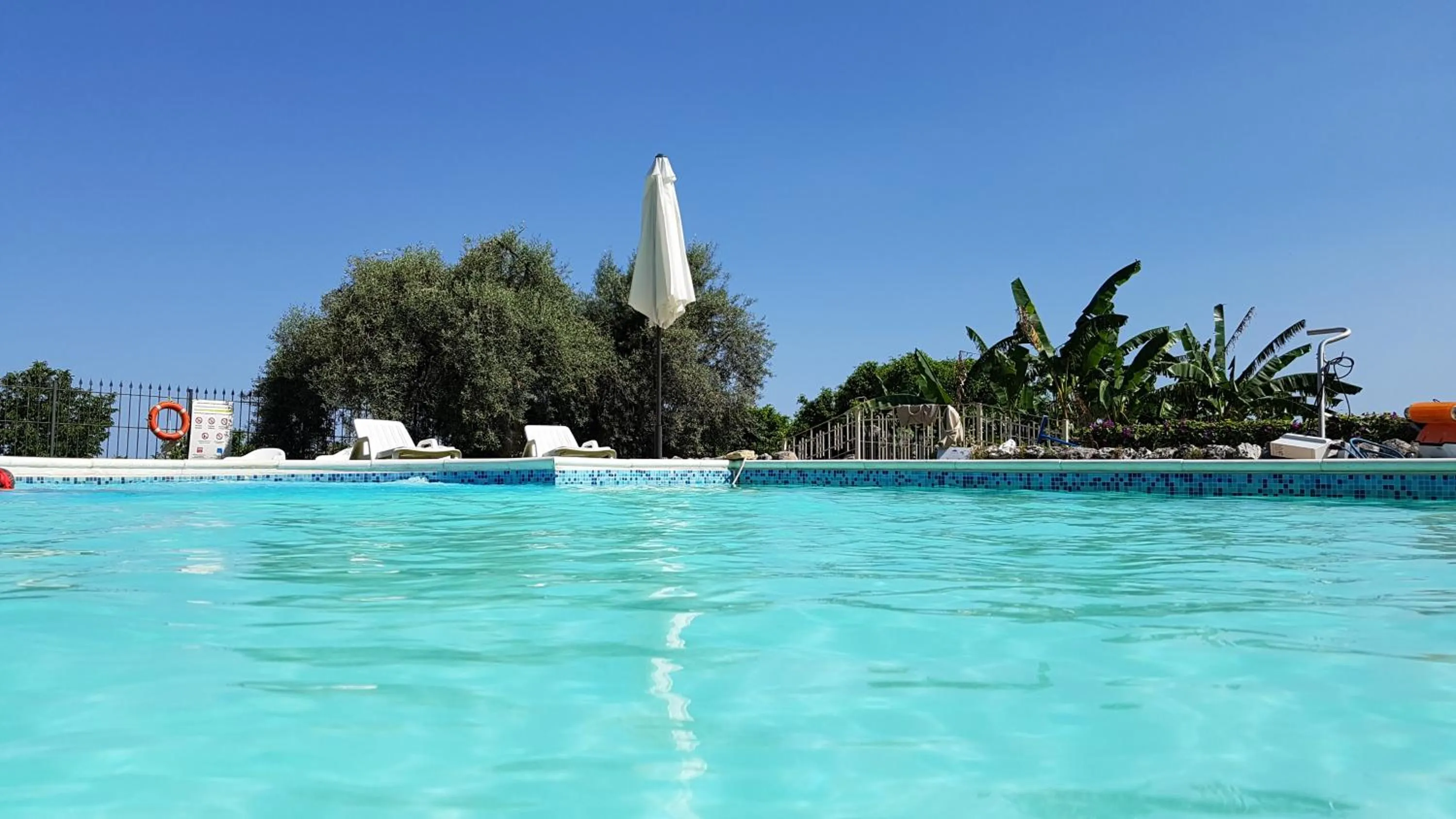 Swimming pool in Masseria Case Damma