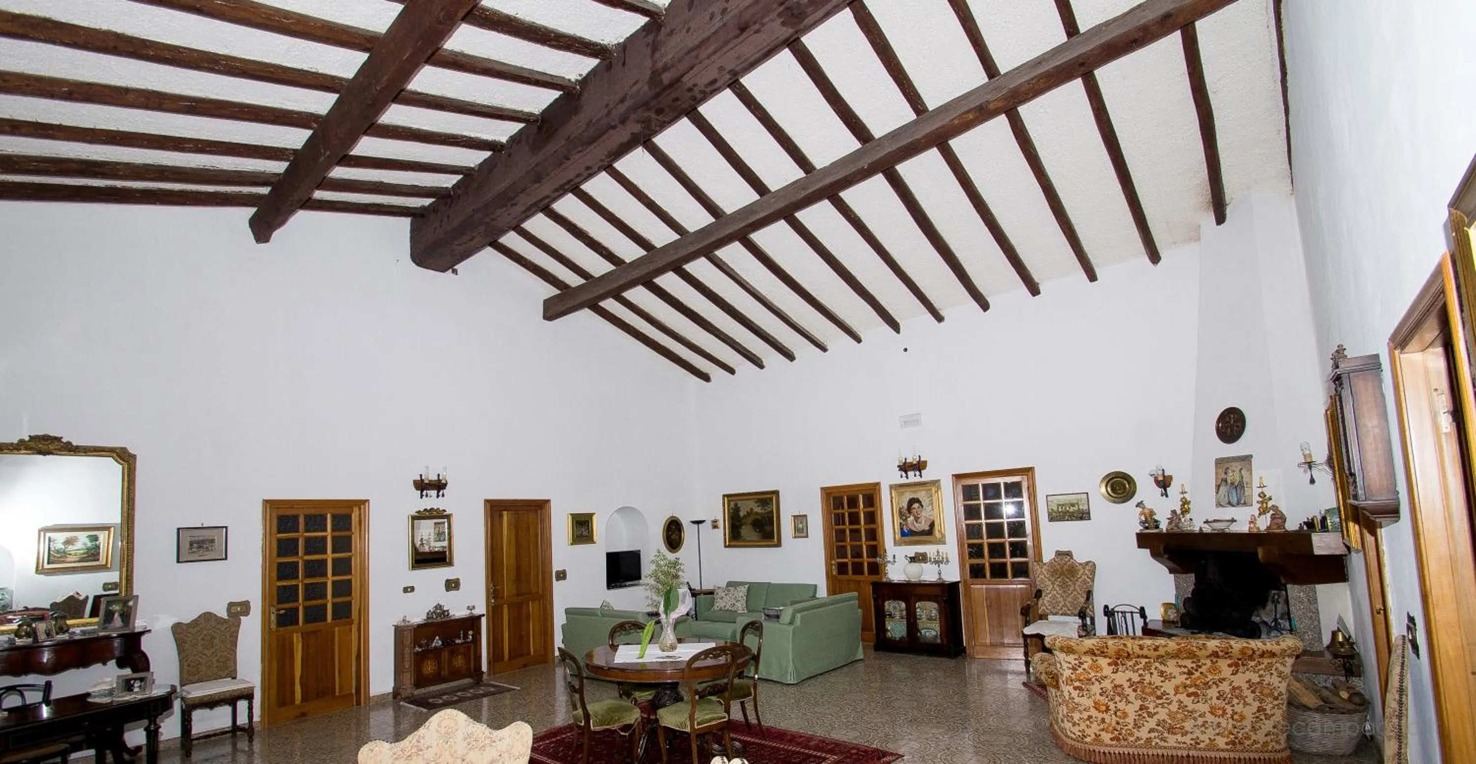 Communal lounge/ TV room in Masseria Case Damma