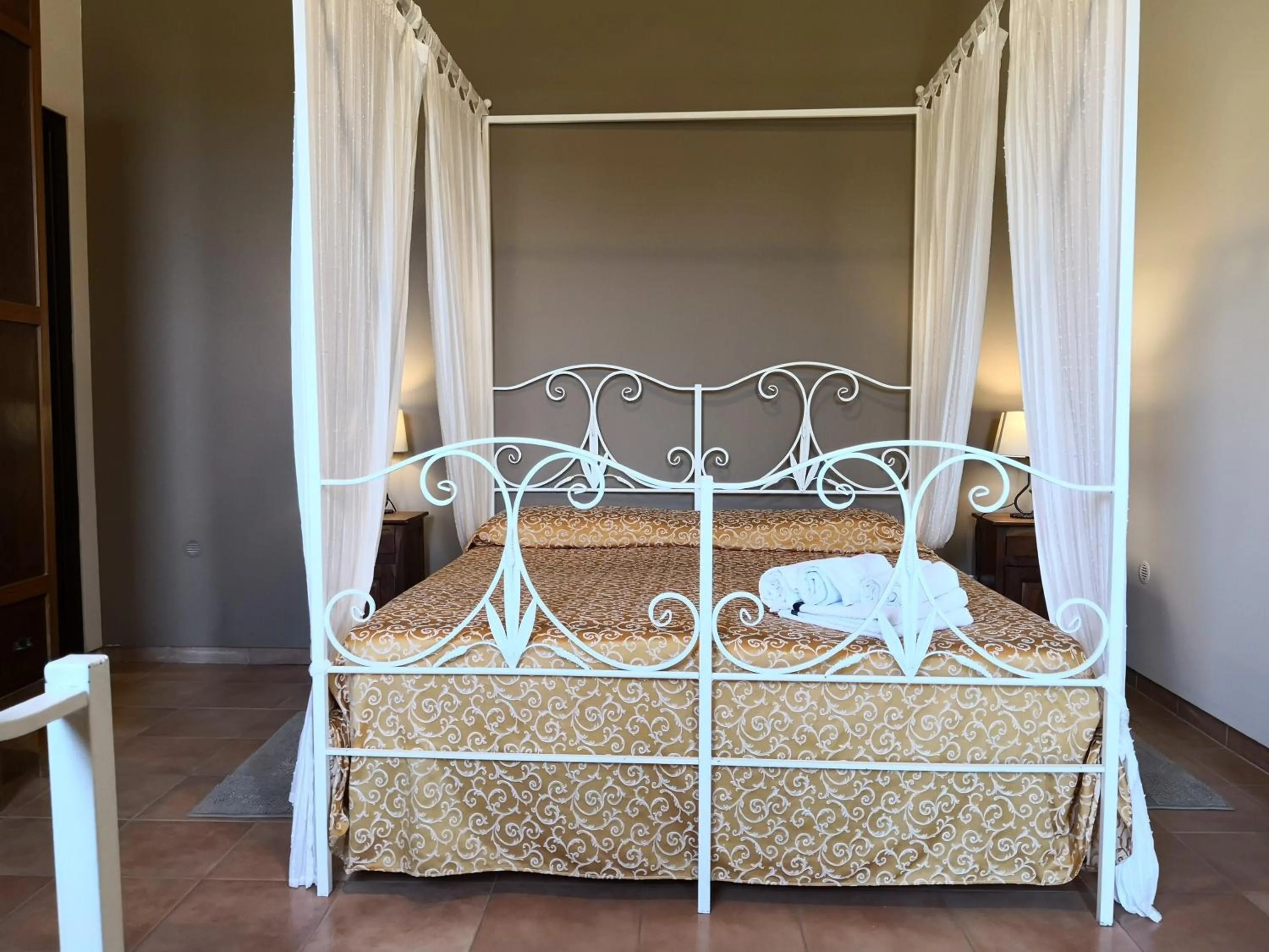 Bed in Masseria Case Damma