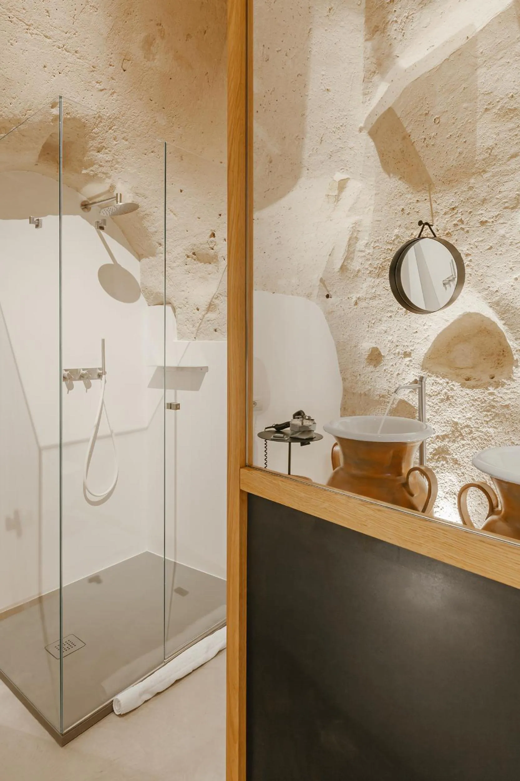 Shower in Ai Maestri Rooms&Cafè