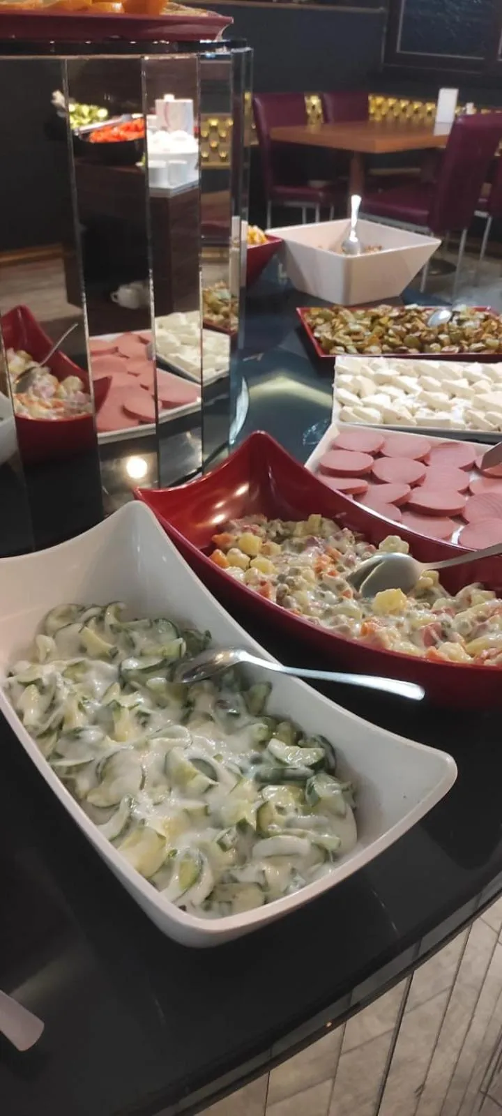 Restaurant/places to eat in VERSİON HOTEL