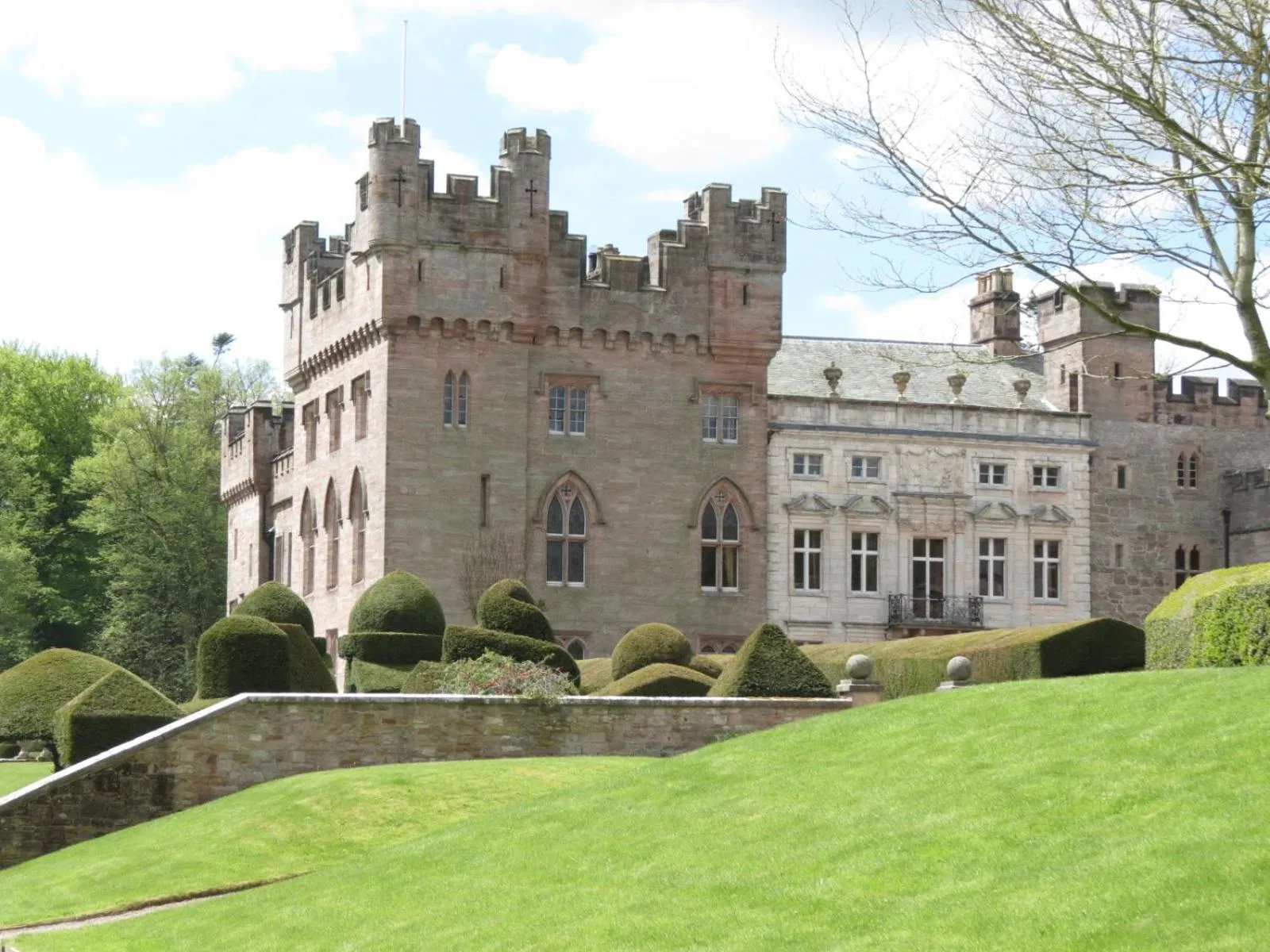 Day, Property Building in Laurel Cottage