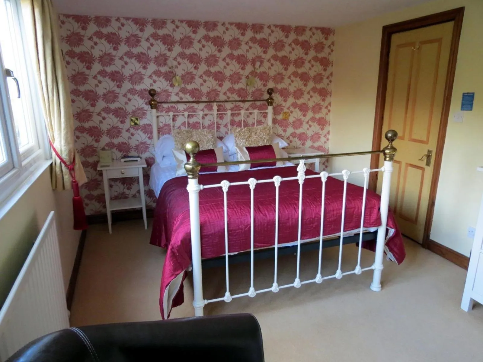 Day in Laurel Cottage