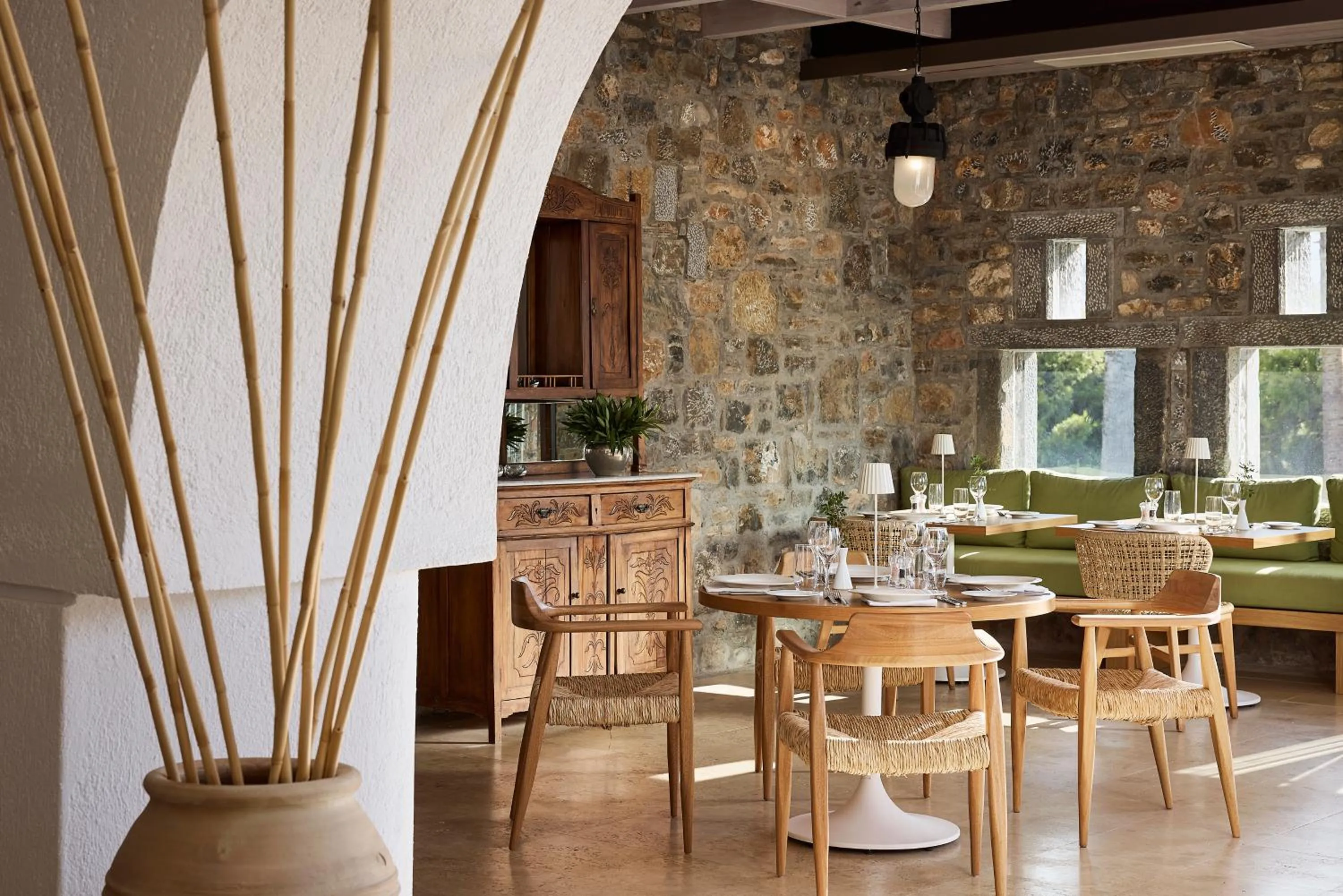 Restaurant/places to eat in Thalassa Villas