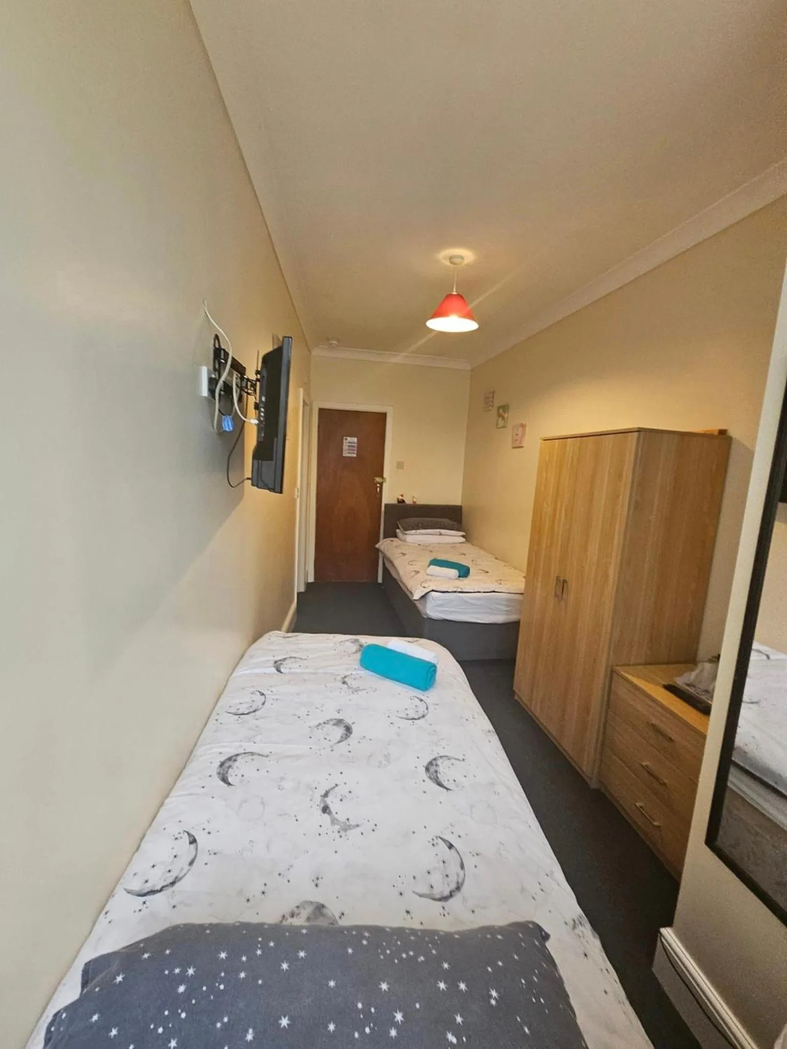 Photo of the whole room, Bed in Bayswater House