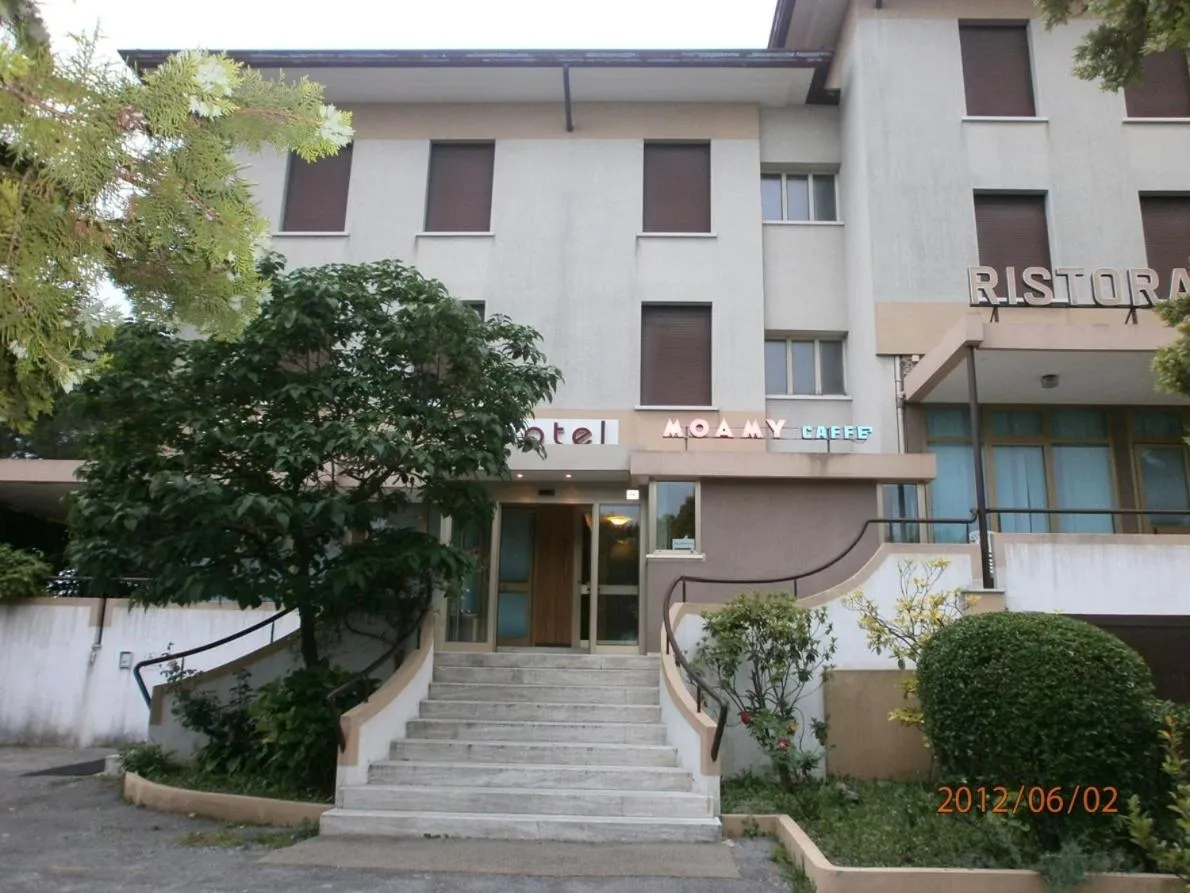 Facade/entrance in Hotel Palladio