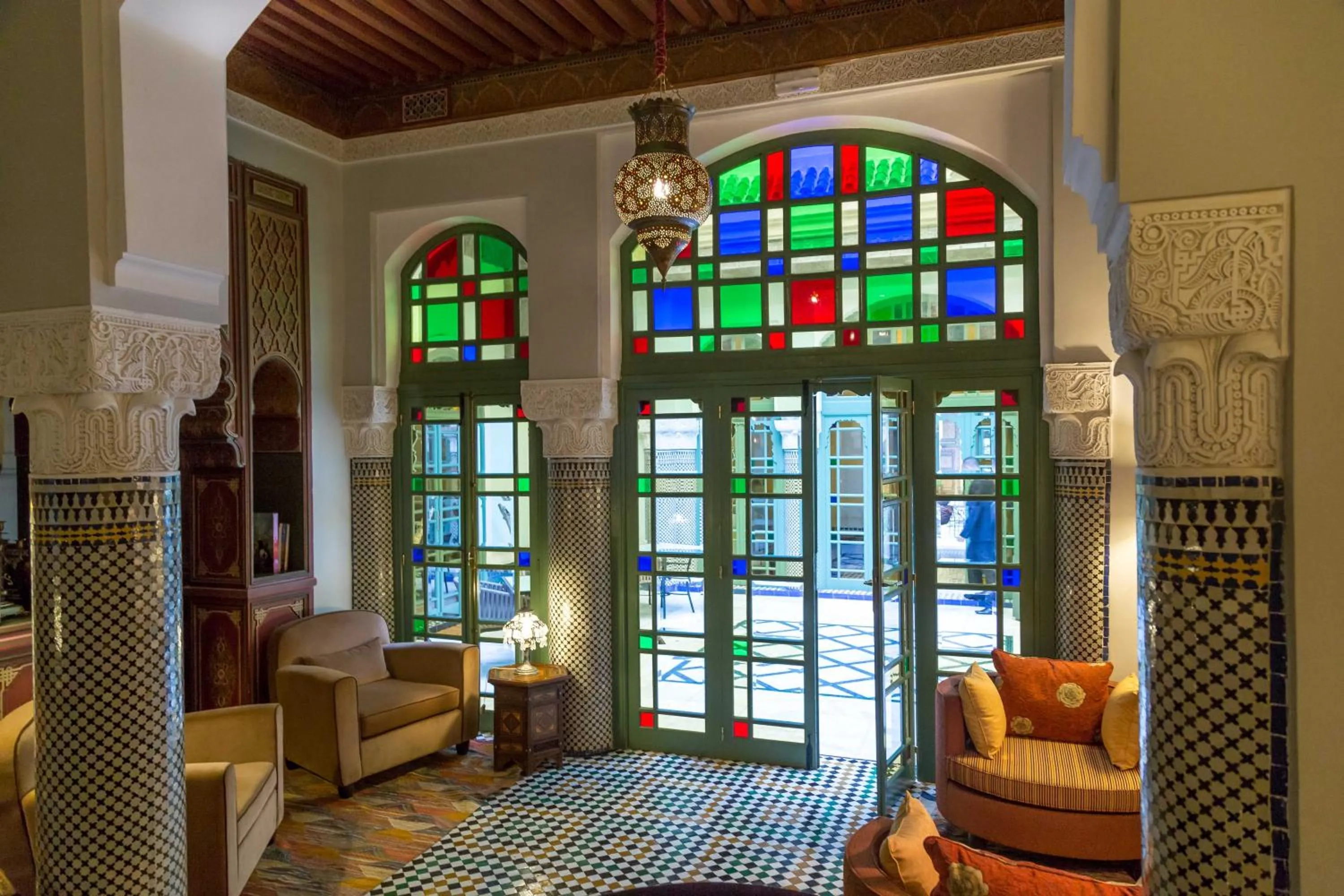 Communal lounge/ TV room in Palais Faraj Suites & Spa