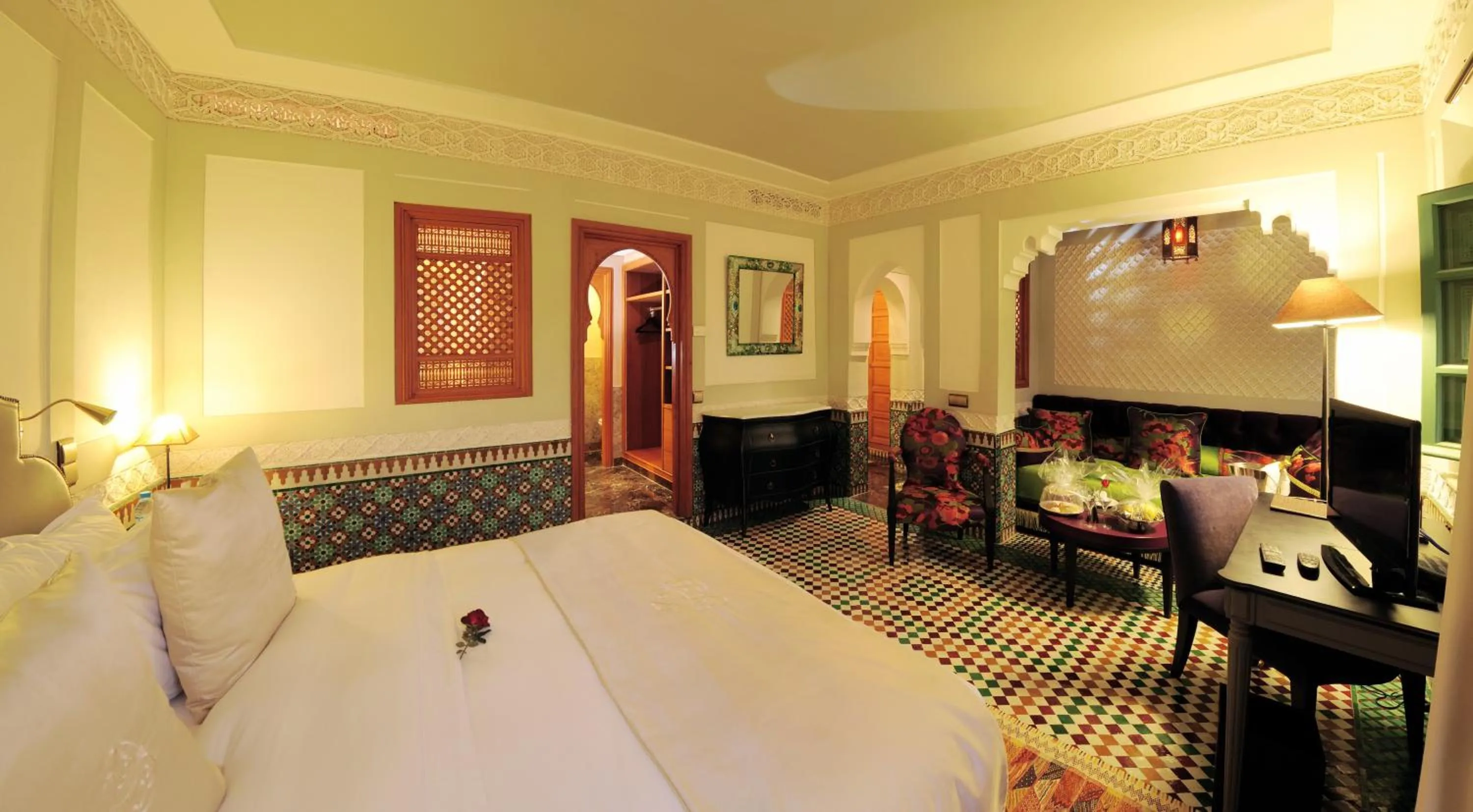 Photo of the whole room, Bed in Palais Faraj Suites & Spa