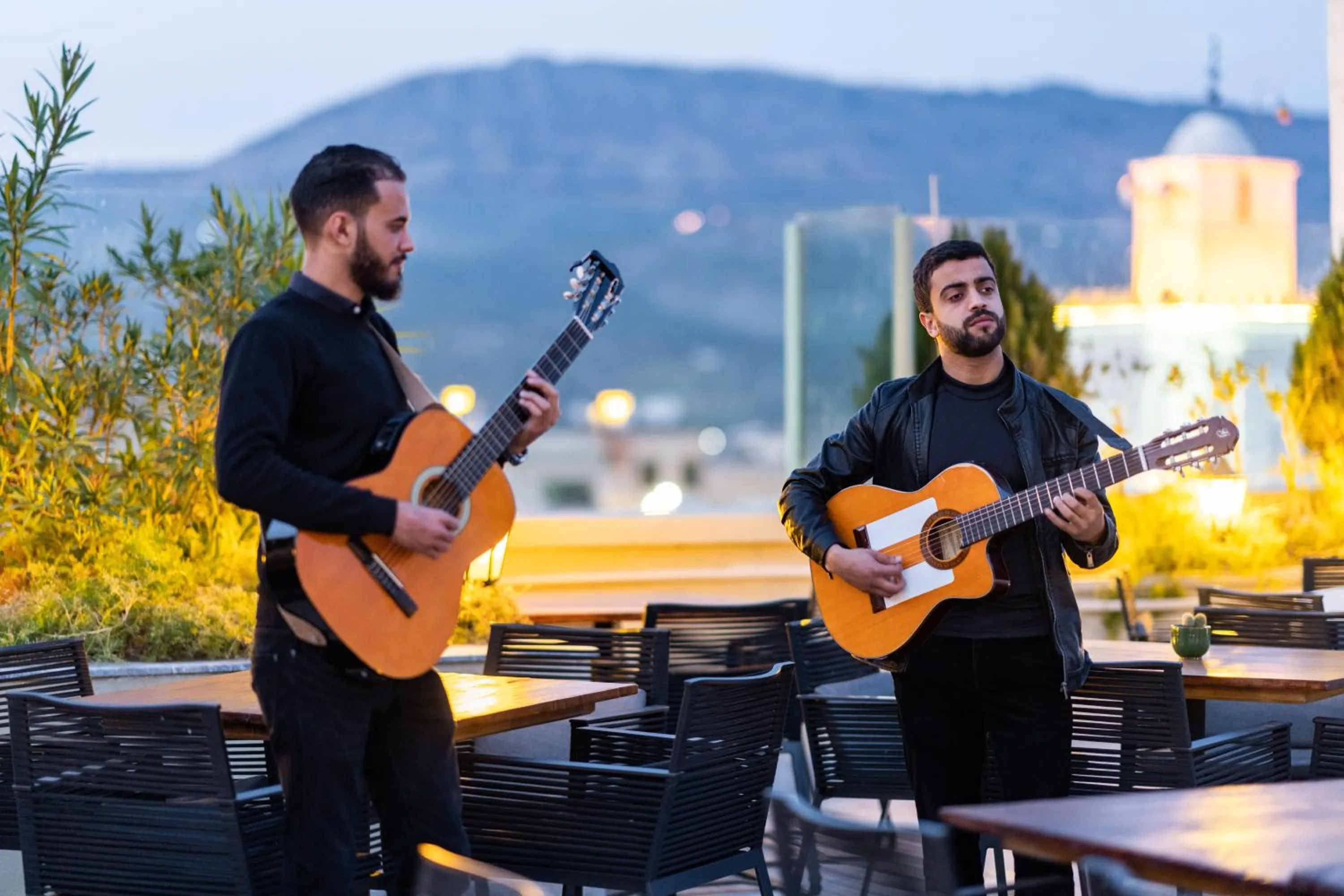 Evening entertainment in Palais Faraj Suites & Spa