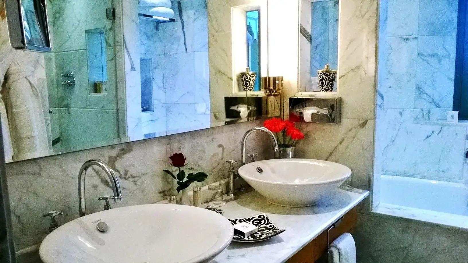 Bathroom in Palais Faraj Suites & Spa Bathroom in Palais Faraj Suites & Spa