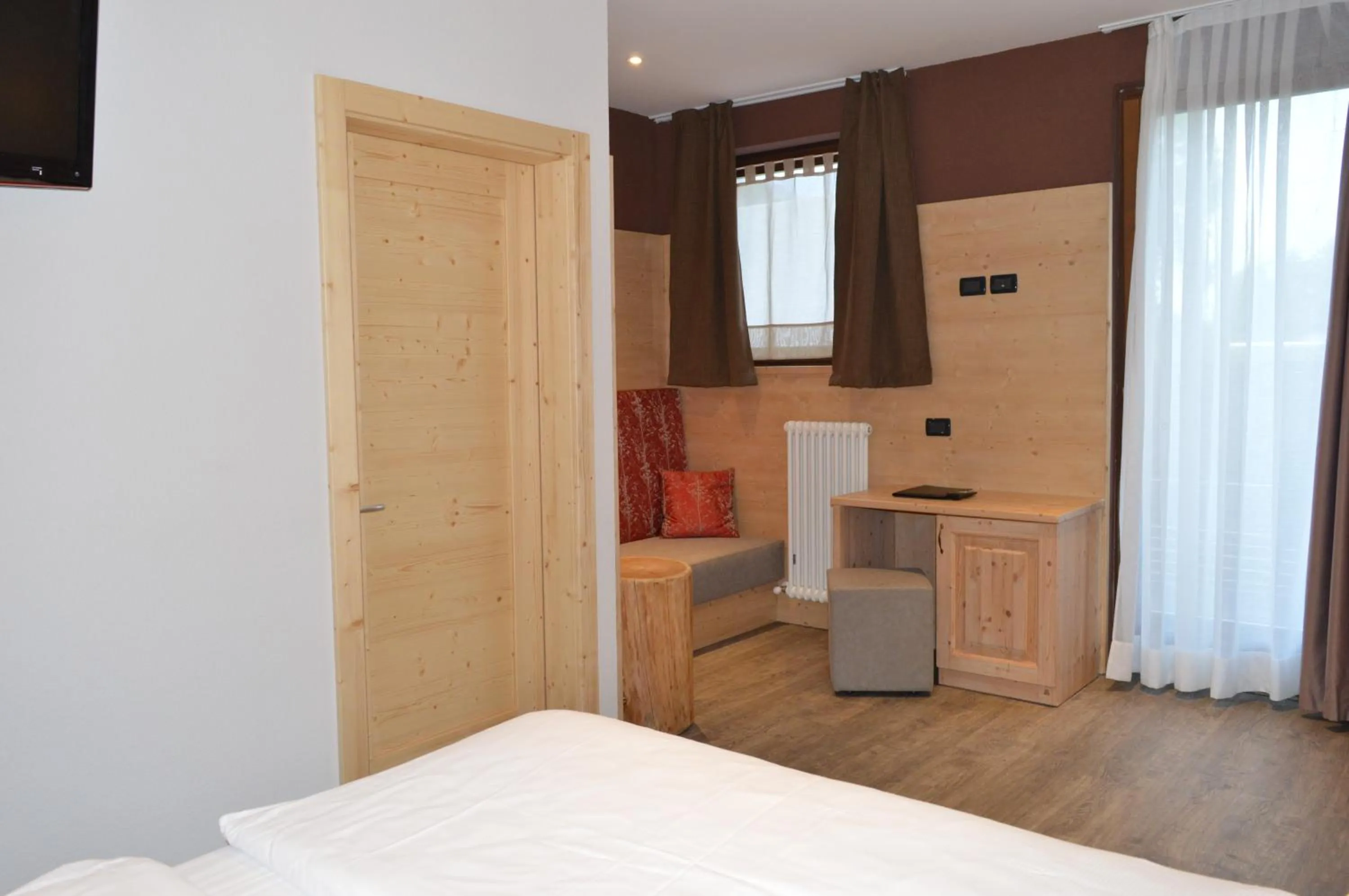 Photo of the whole room, Bed in Hotel Garni My Ledro