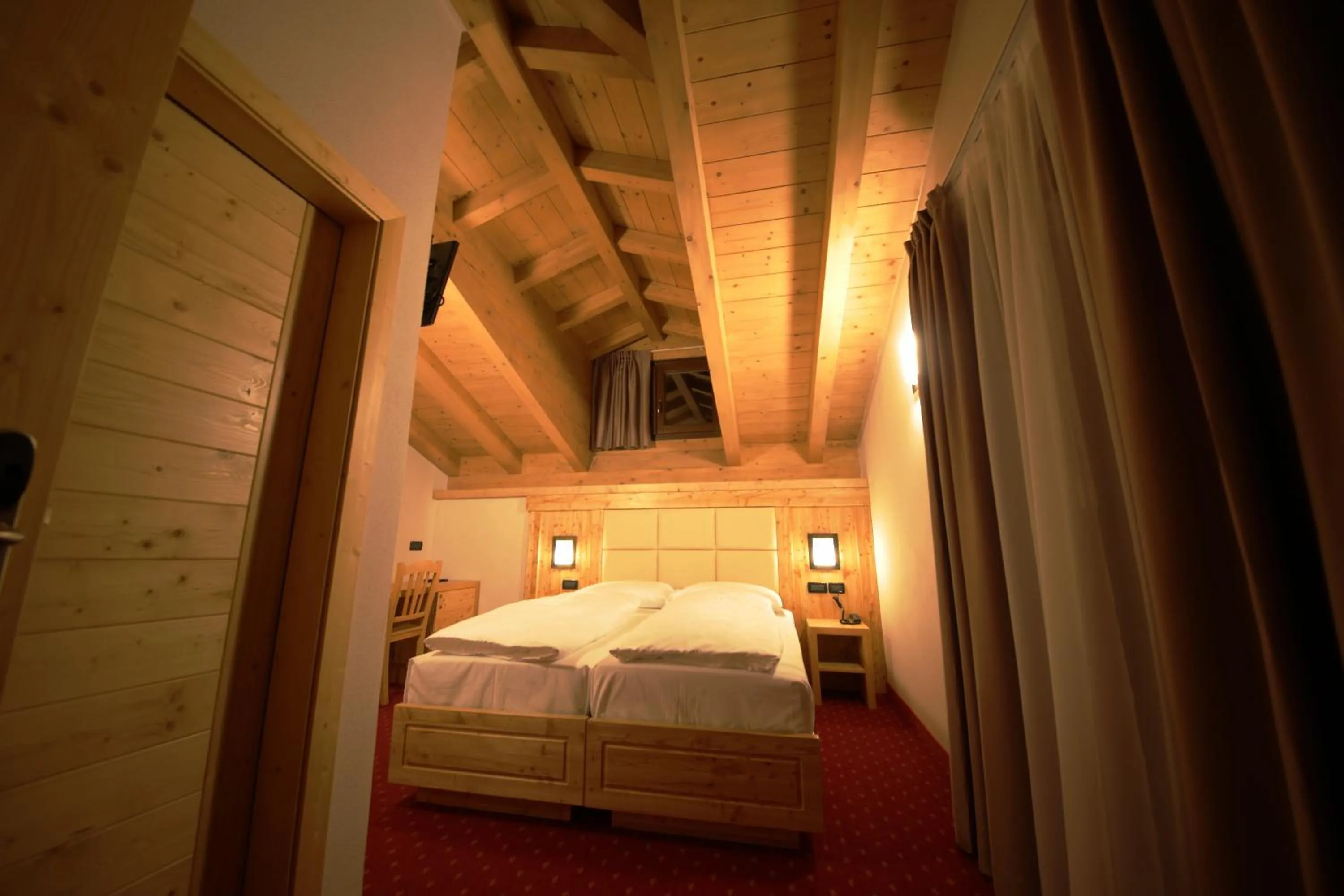 Photo of the whole room, Bed in Hotel Garni My Ledro