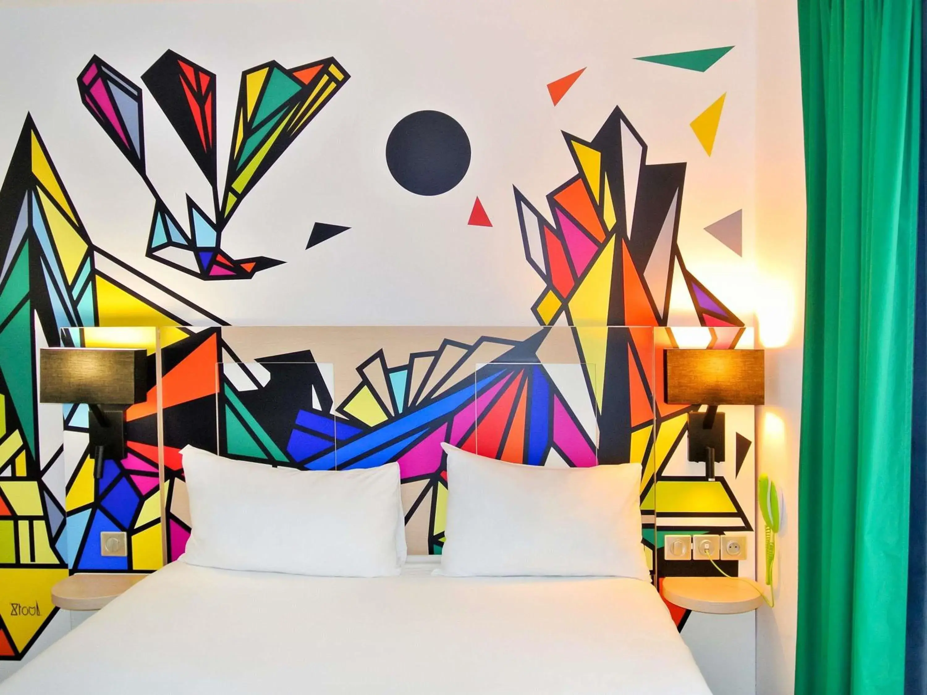 Bedroom, Bed in ibis Styles Paris Maine Montparnasse Bedroom, Bed in ibis Styles Paris Maine Montparnasse