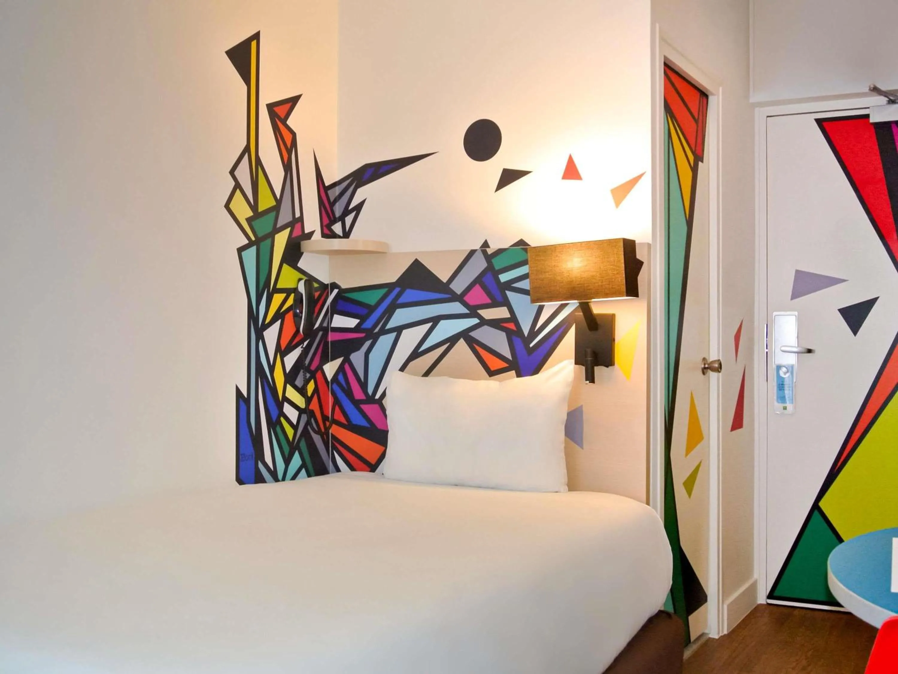 Bedroom, Bed in ibis Styles Paris Maine Montparnasse