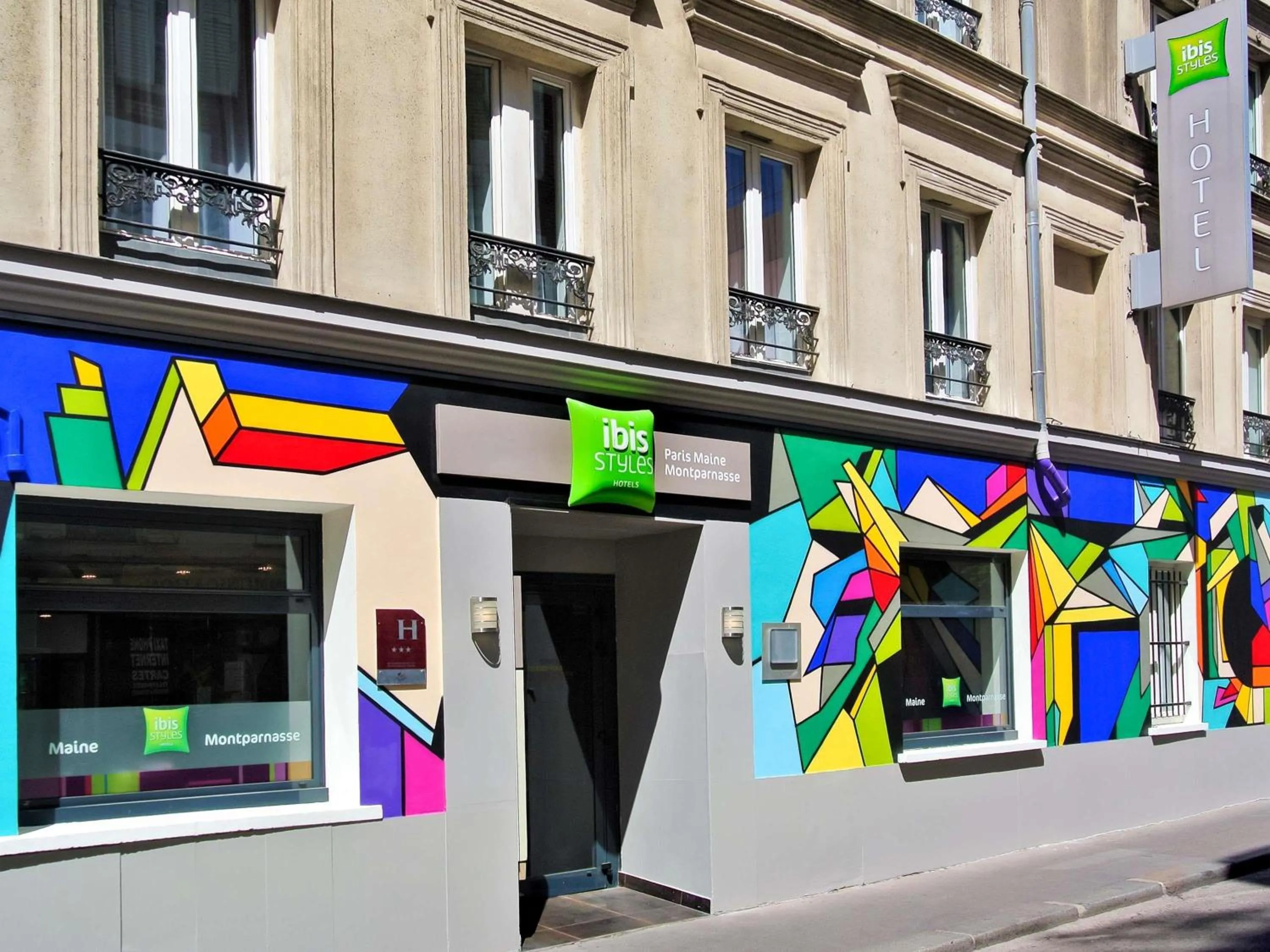 Property building in ibis Styles Paris Maine Montparnasse