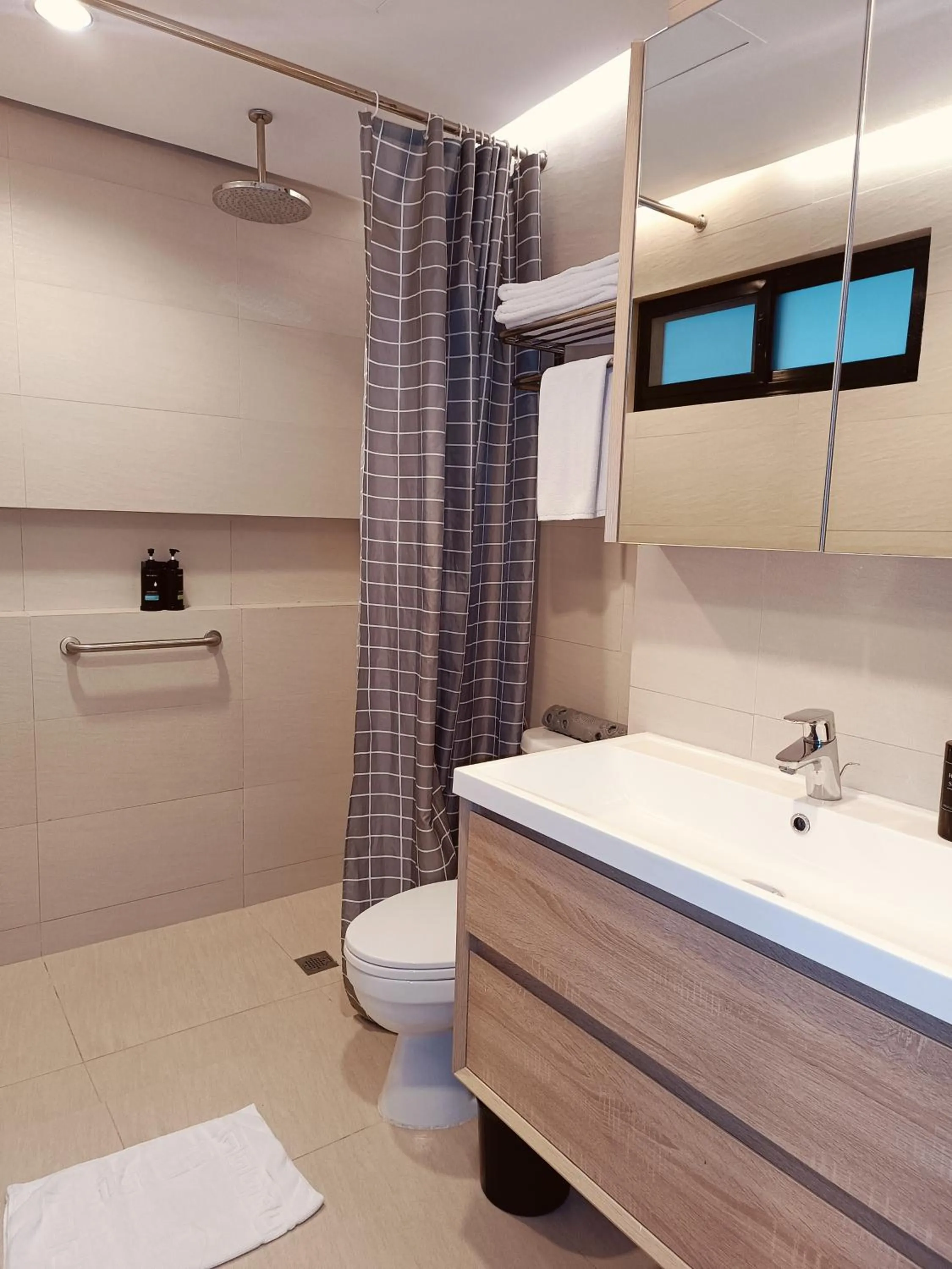 Shower in Tropicana Suites