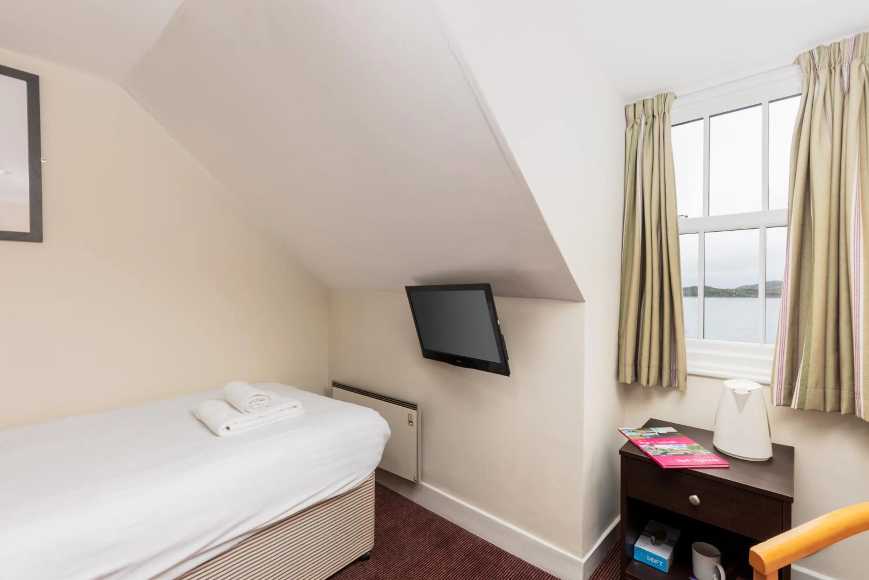 Bedroom, Bed in Kings Arms Hotel - A Bespoke Hotel