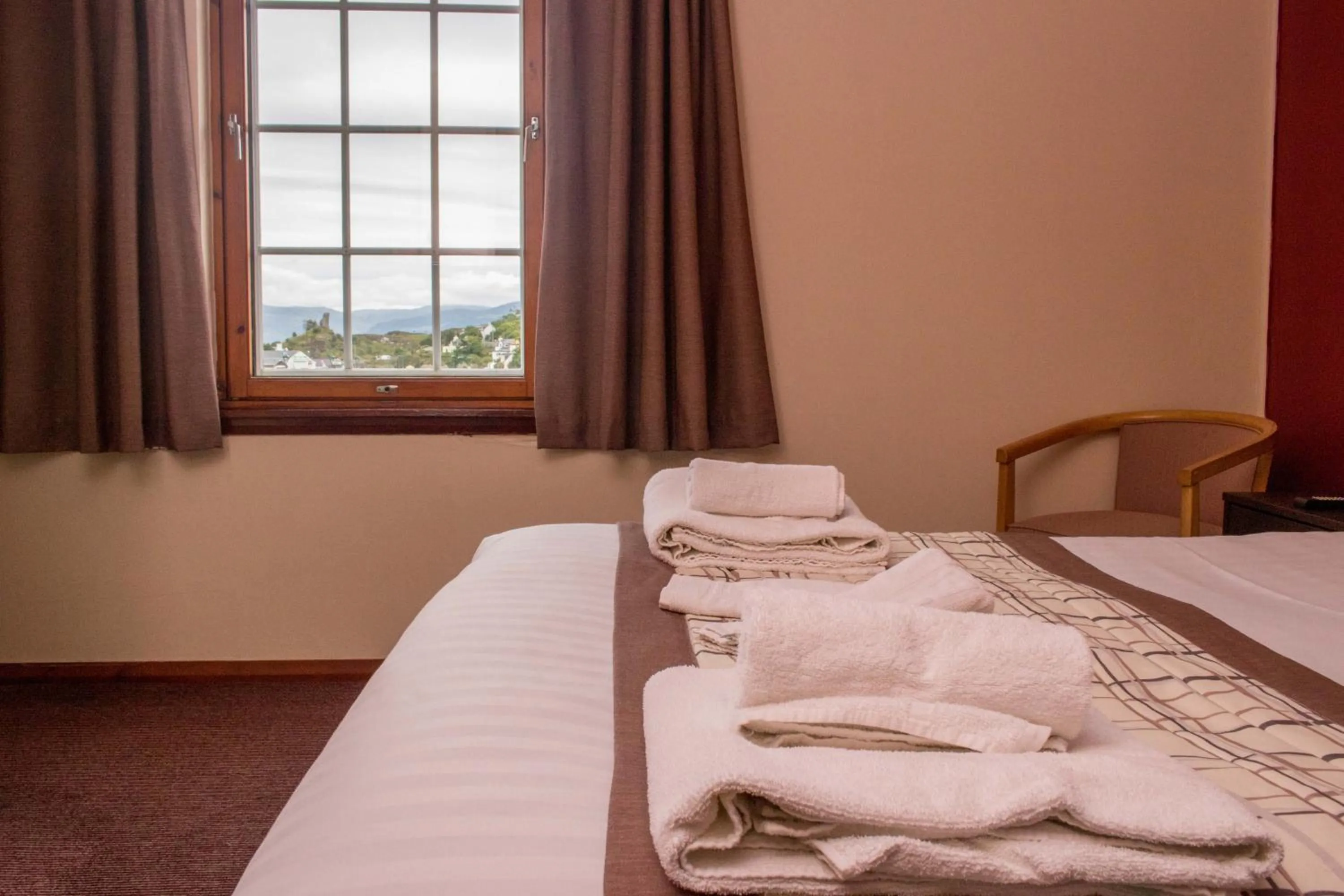 Bedroom, Bed in Kings Arms Hotel - A Bespoke Hotel