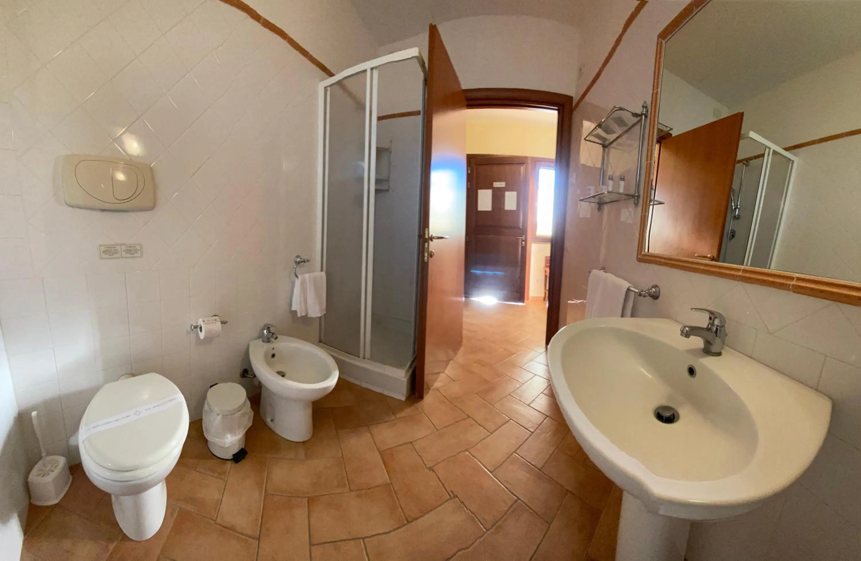 Bathroom in Hotel Ristorante Le Querciolaie dei Ricci