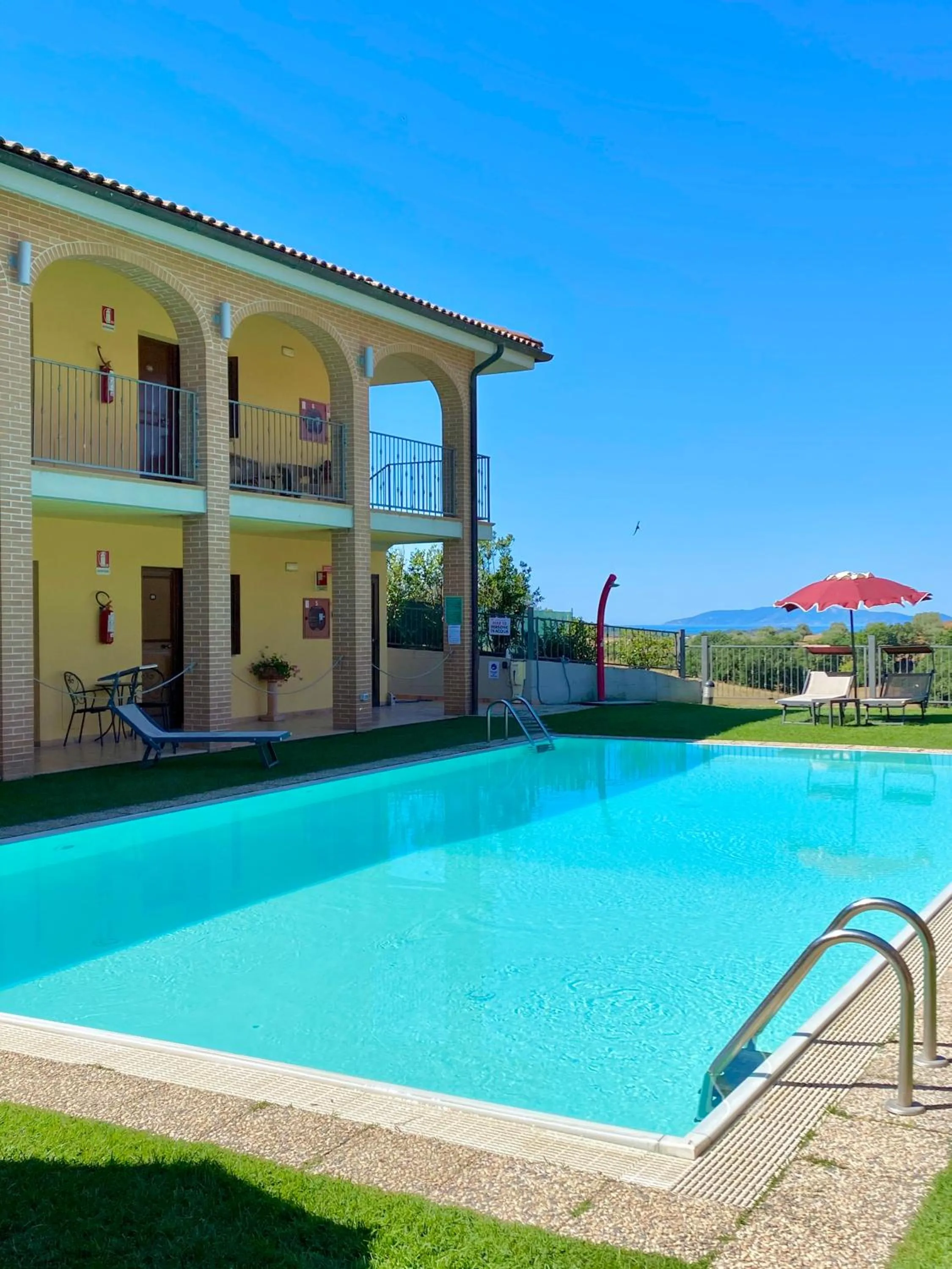 Swimming pool in Hotel Ristorante Le Querciolaie dei Ricci