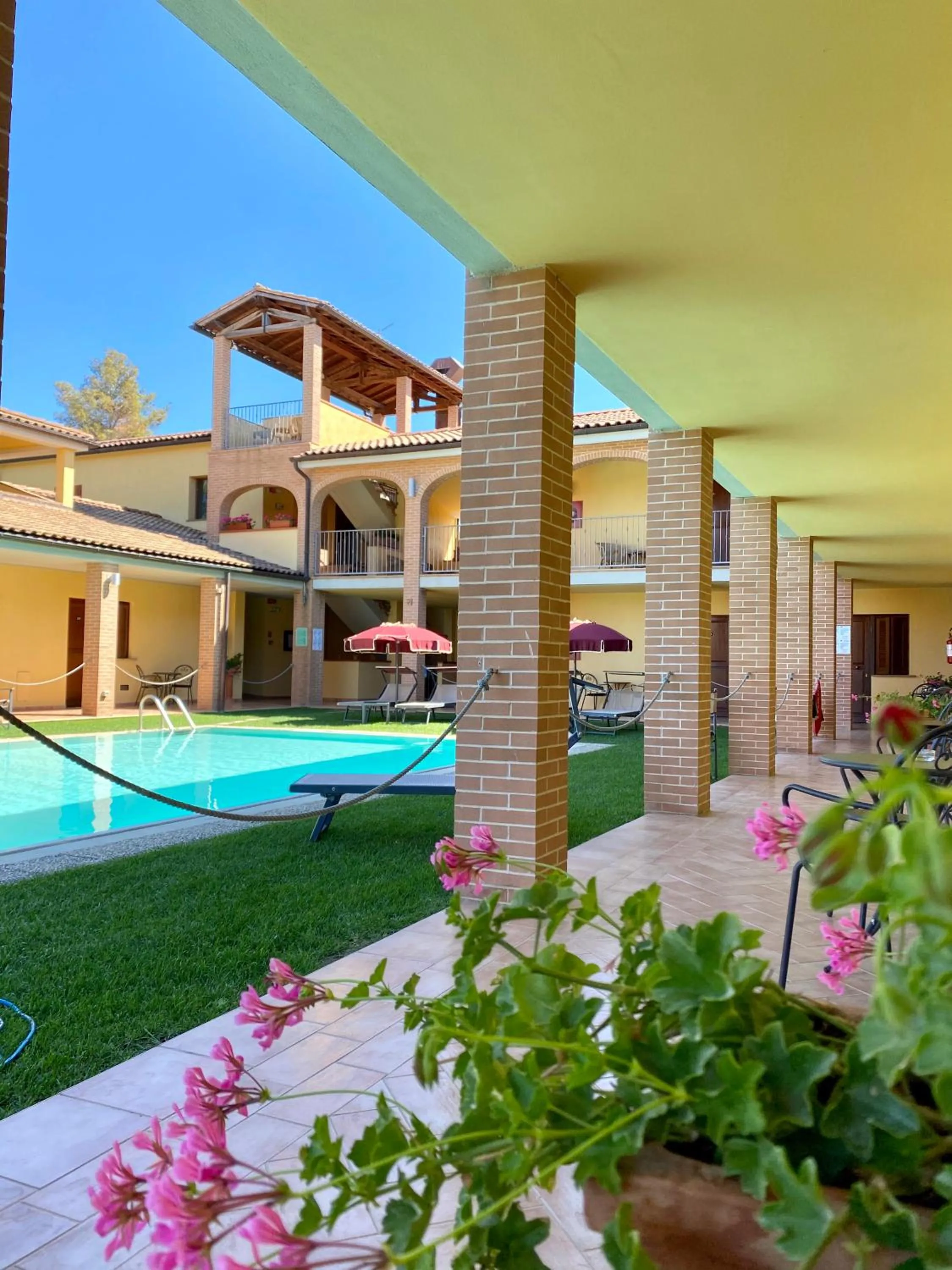 Property building in Hotel Ristorante Le Querciolaie dei Ricci