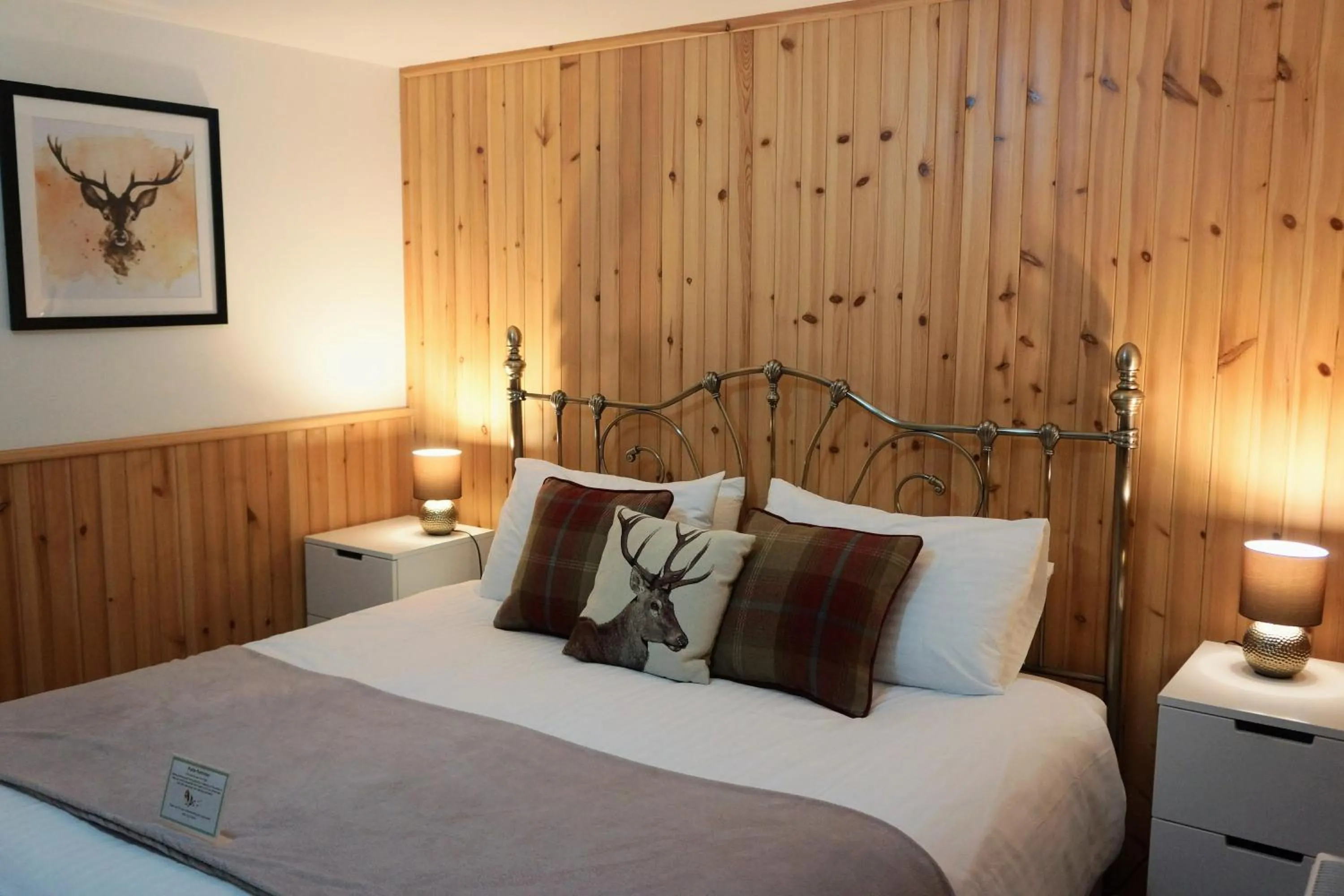 Waterfall Lodge - private waterfall and sauna