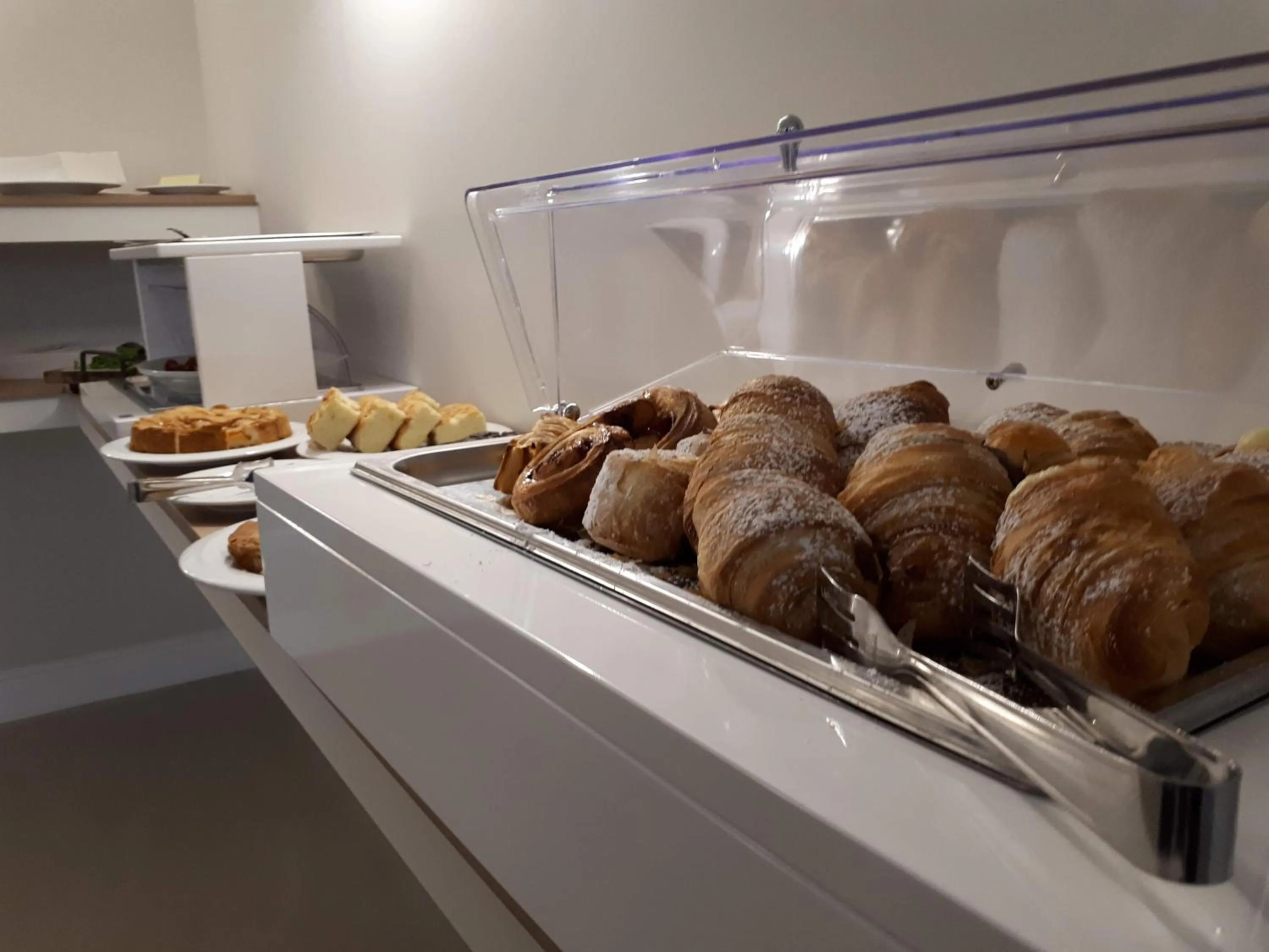 Food and drinks in Villa Natia