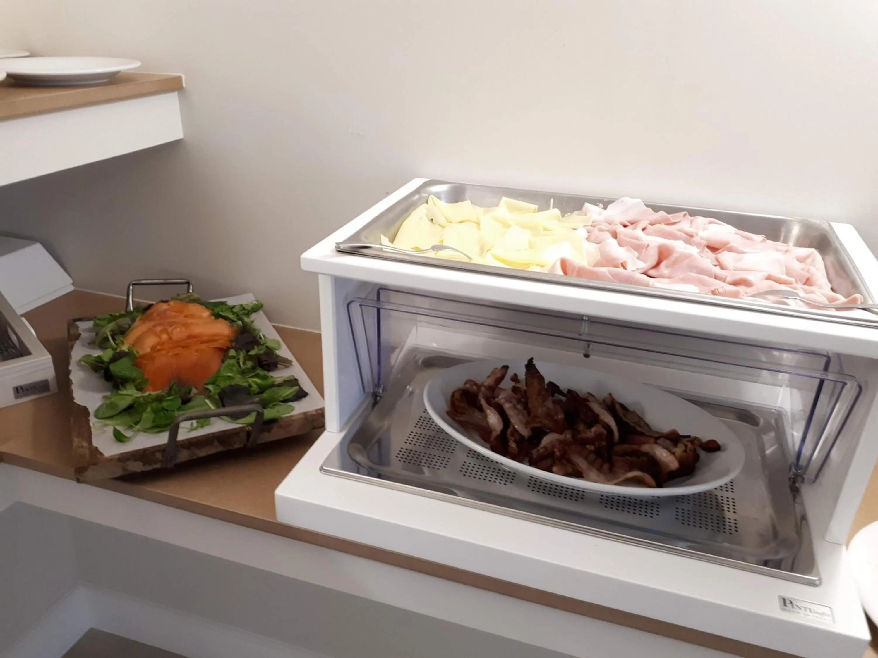 Food and drinks in Villa Natia