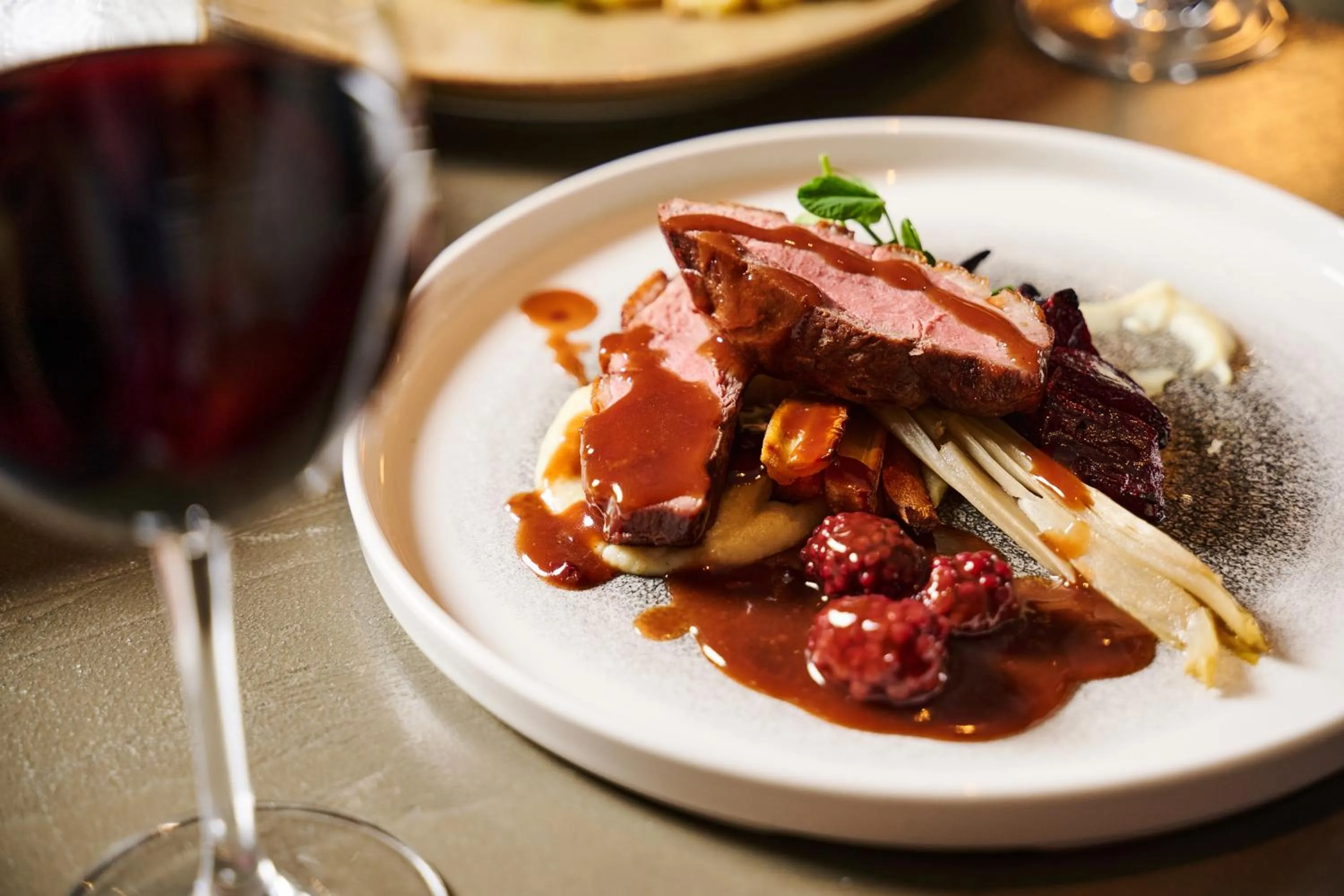 Restaurant/places to eat in Comis Hotel & Golf Resort