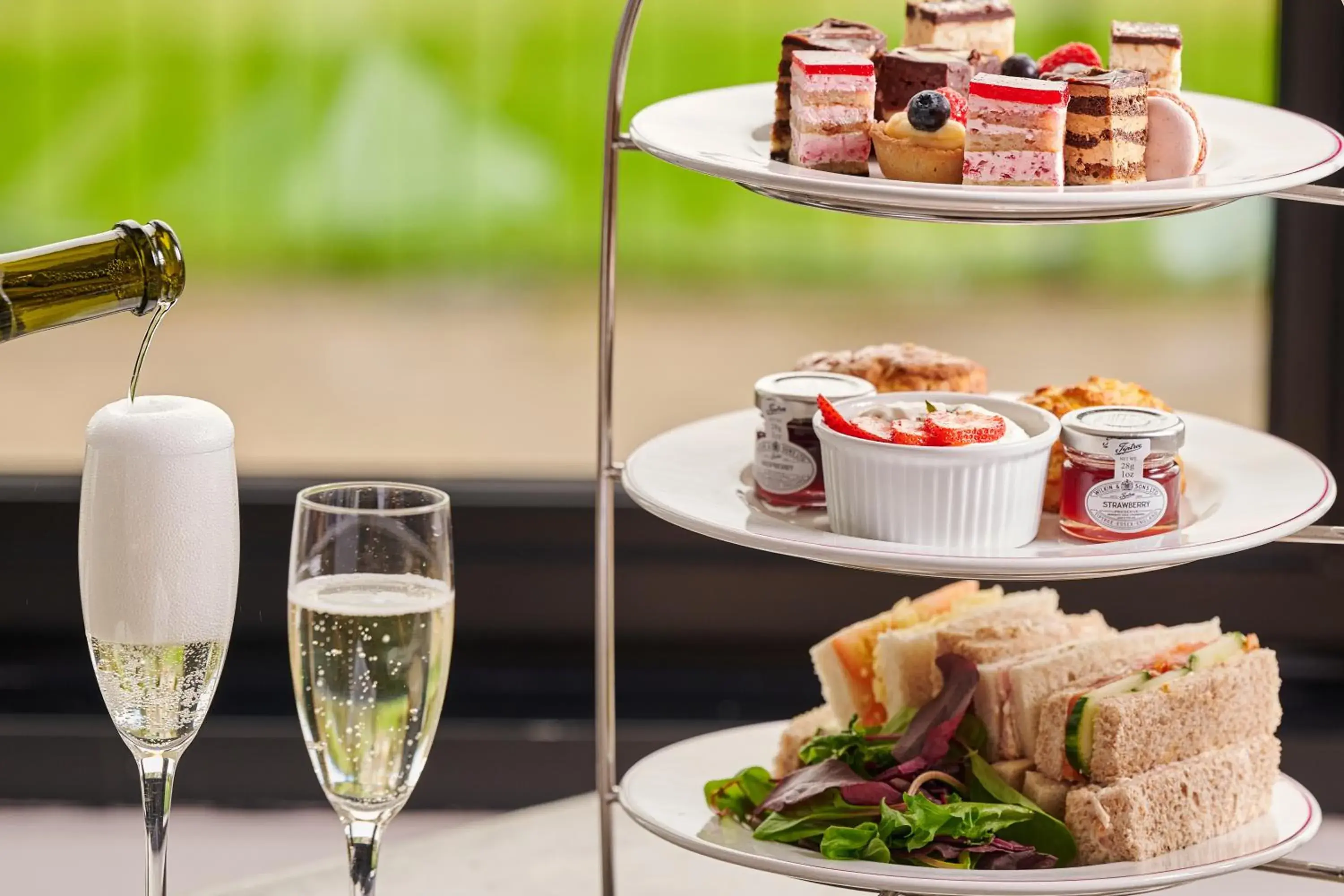 Restaurant/places to eat in Comis Hotel & Golf Resort Restaurant/places to eat in Comis Hotel & Golf Resort