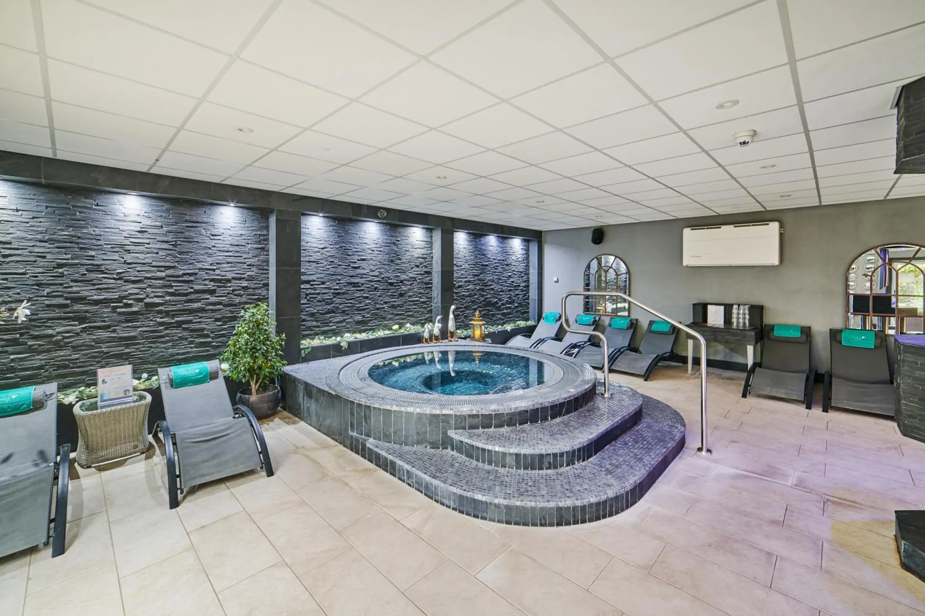 Spa and wellness centre/facilities in Comis Hotel & Golf Resort Spa and wellness centre/facilities in Comis Hotel & Golf Resort