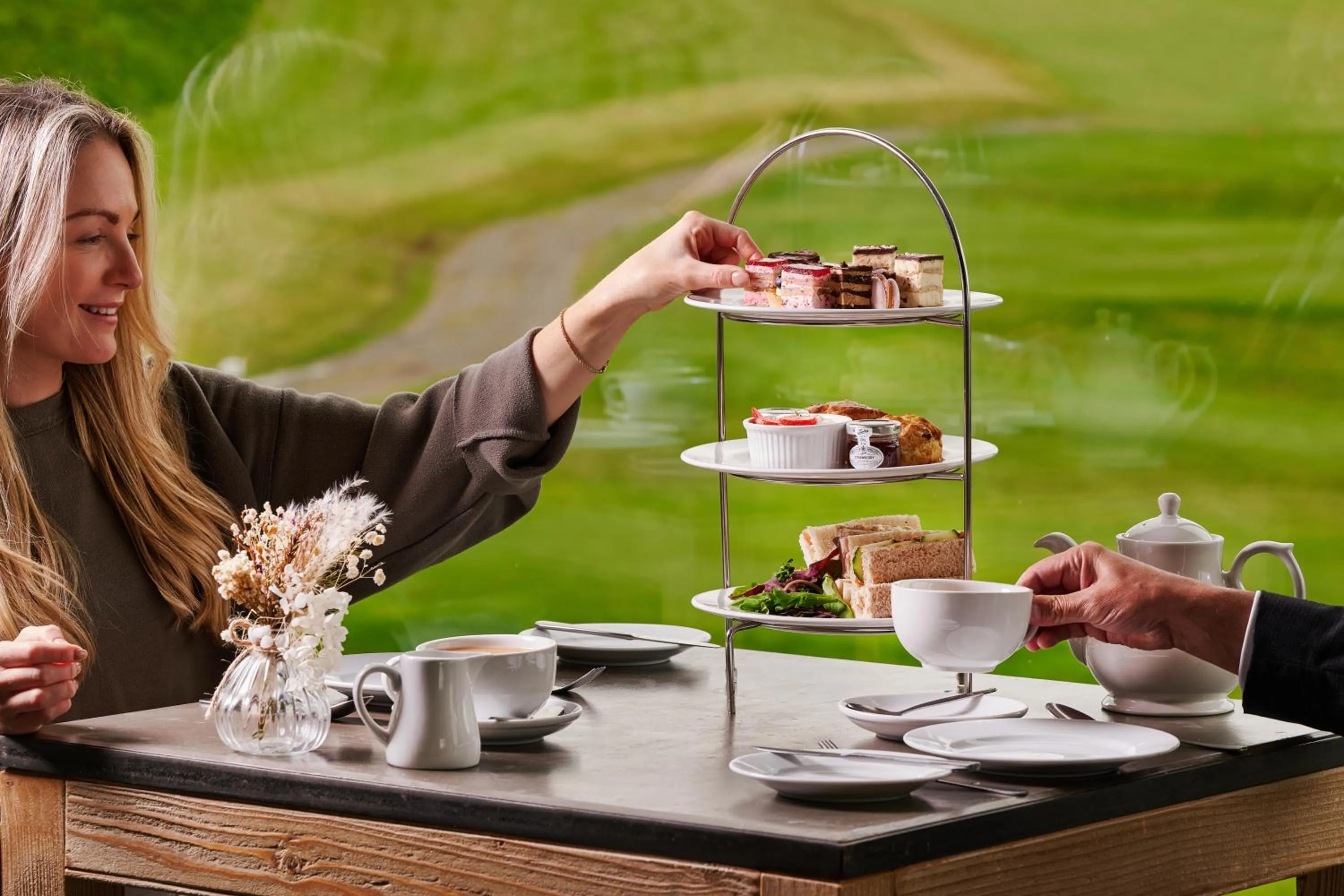 Coffee/tea facilities in Comis Hotel & Golf Resort