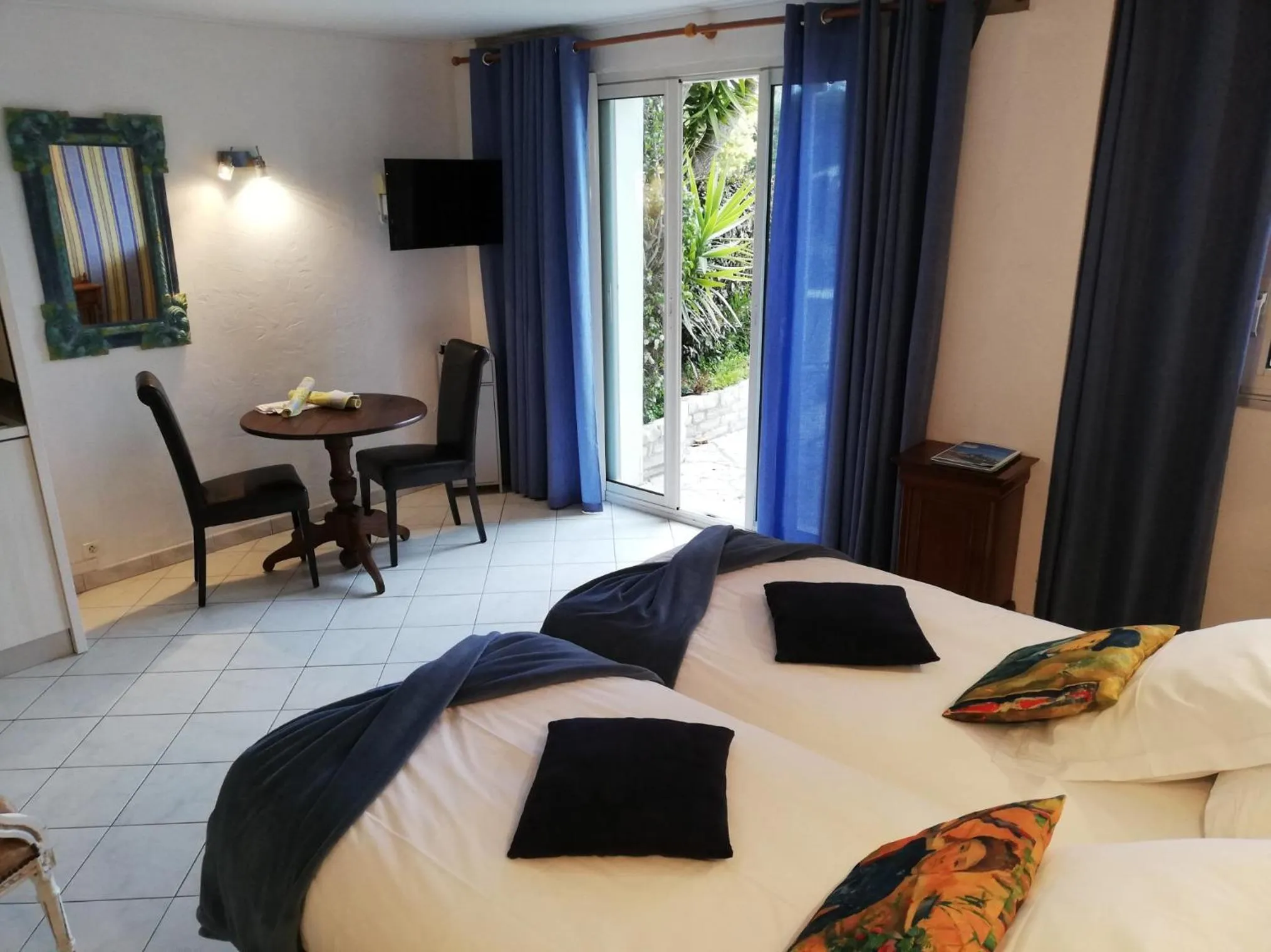 Photo of the whole room, Bed in Chambre d'hôtes La Potinière