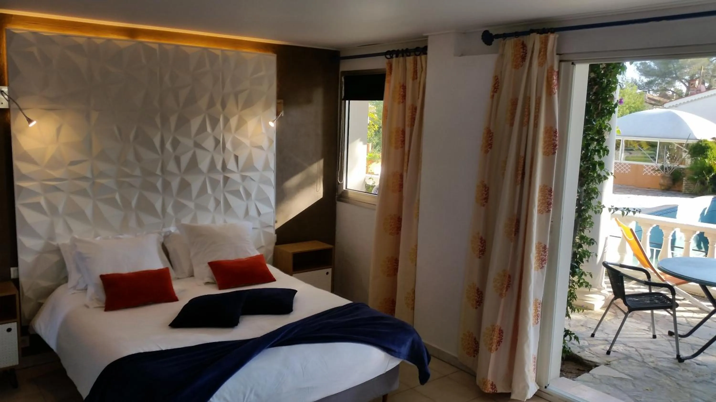 Bedroom, Bed in Chambre d'hôtes La Potinière