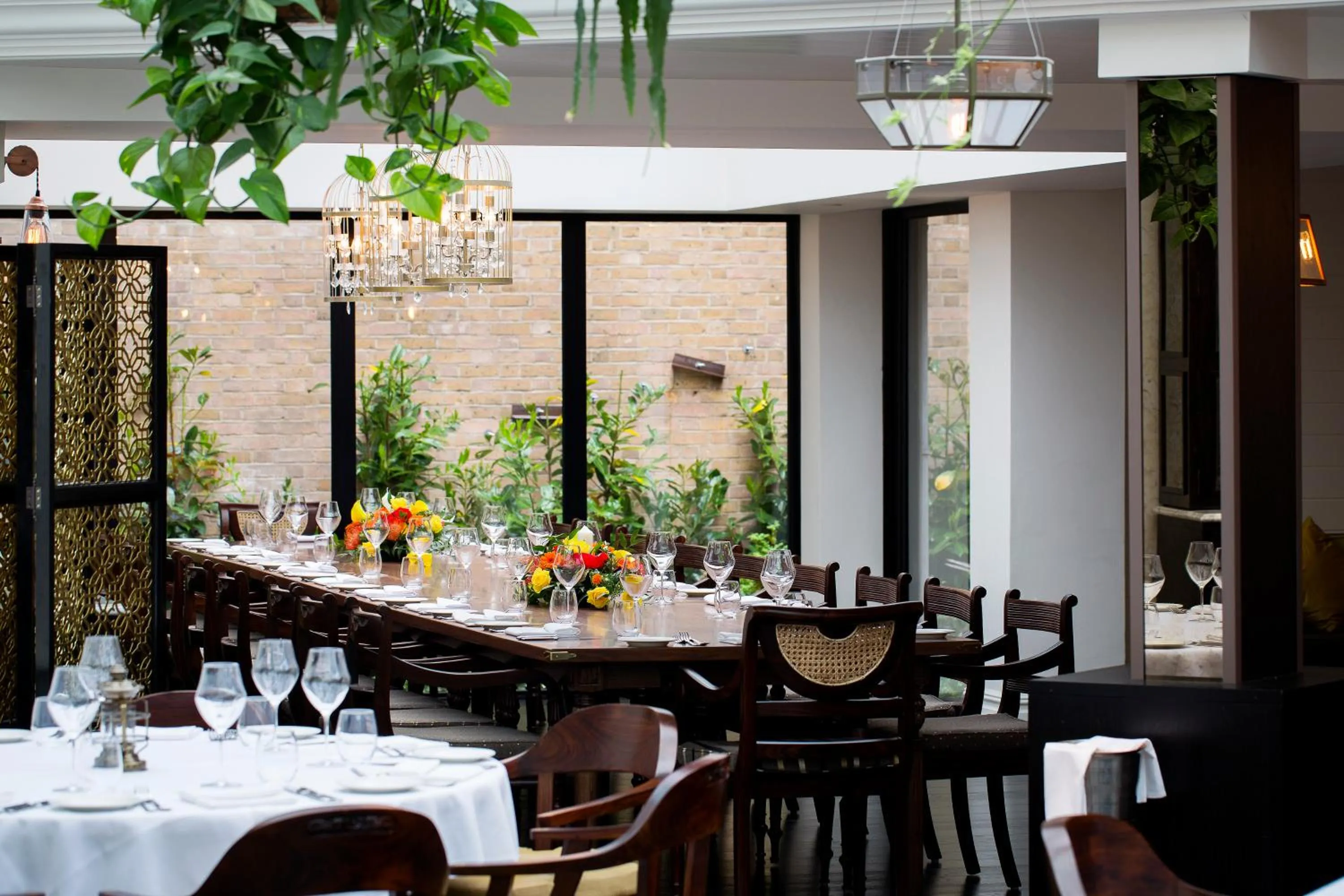 Restaurant/places to eat in Taj 51 Buckingham Gate Suites and Residences