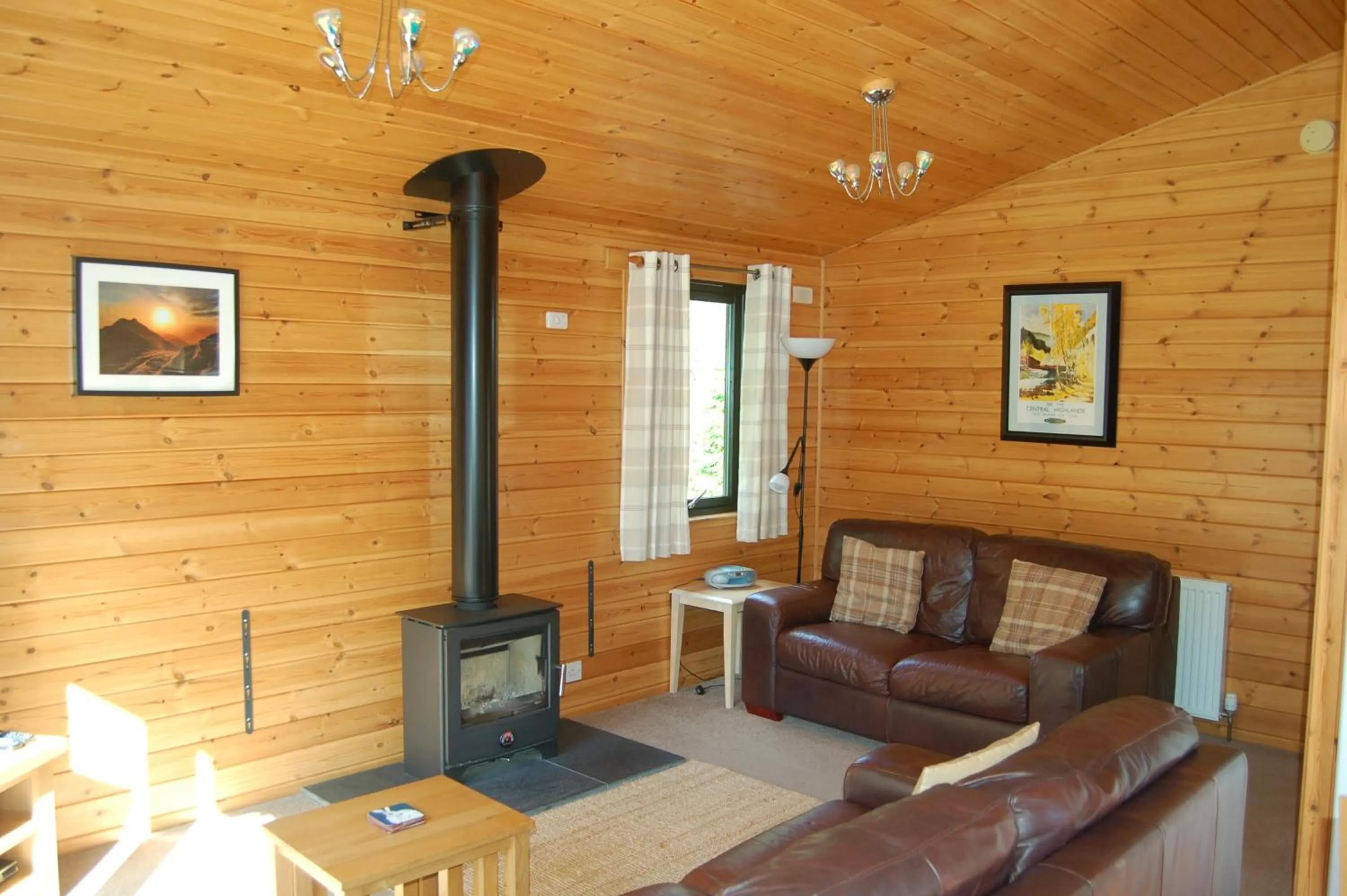 Luxury woodland Alder Lodge