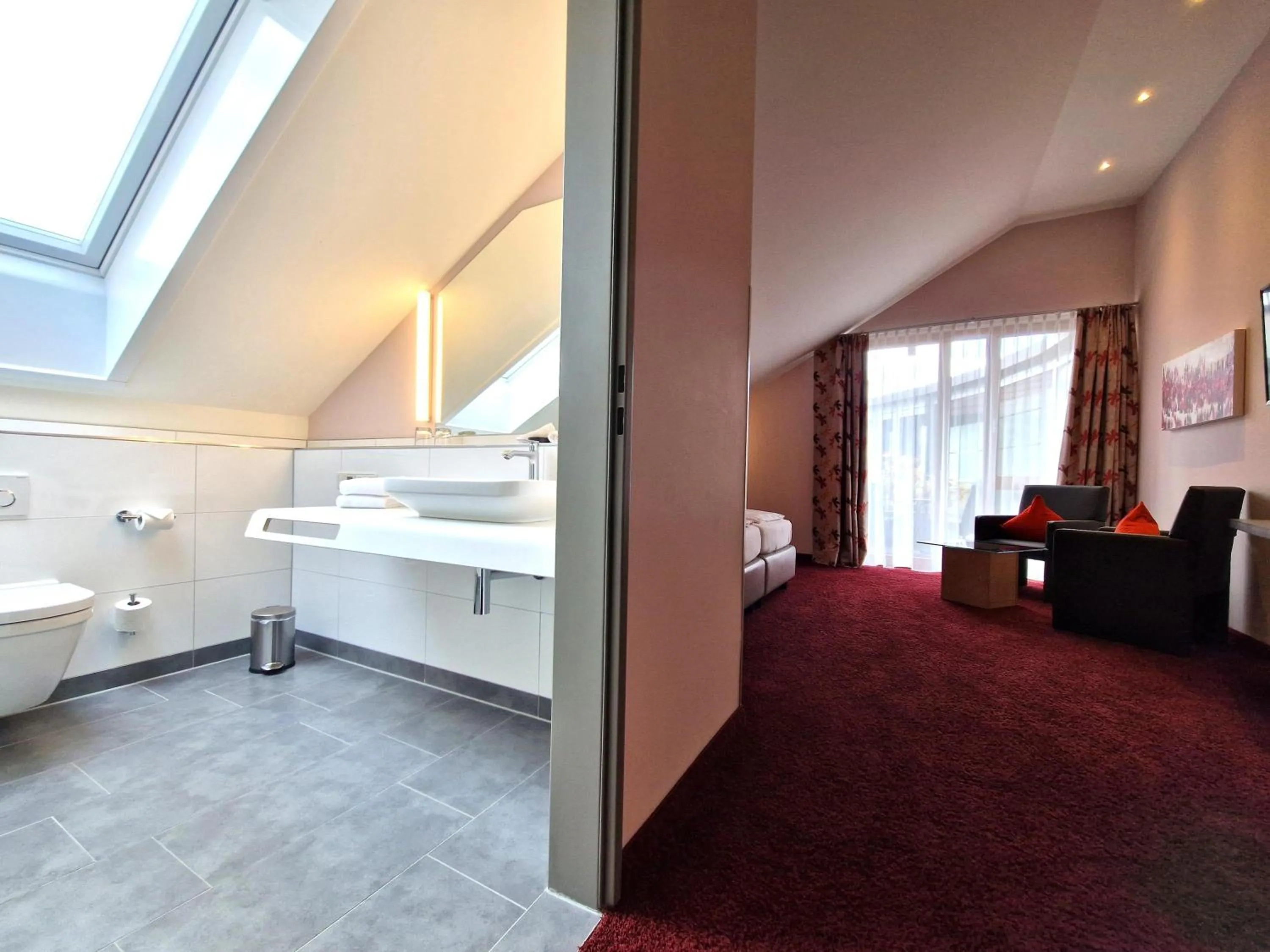 Bathroom in Mosers Blume Relax & Genuss Hotel