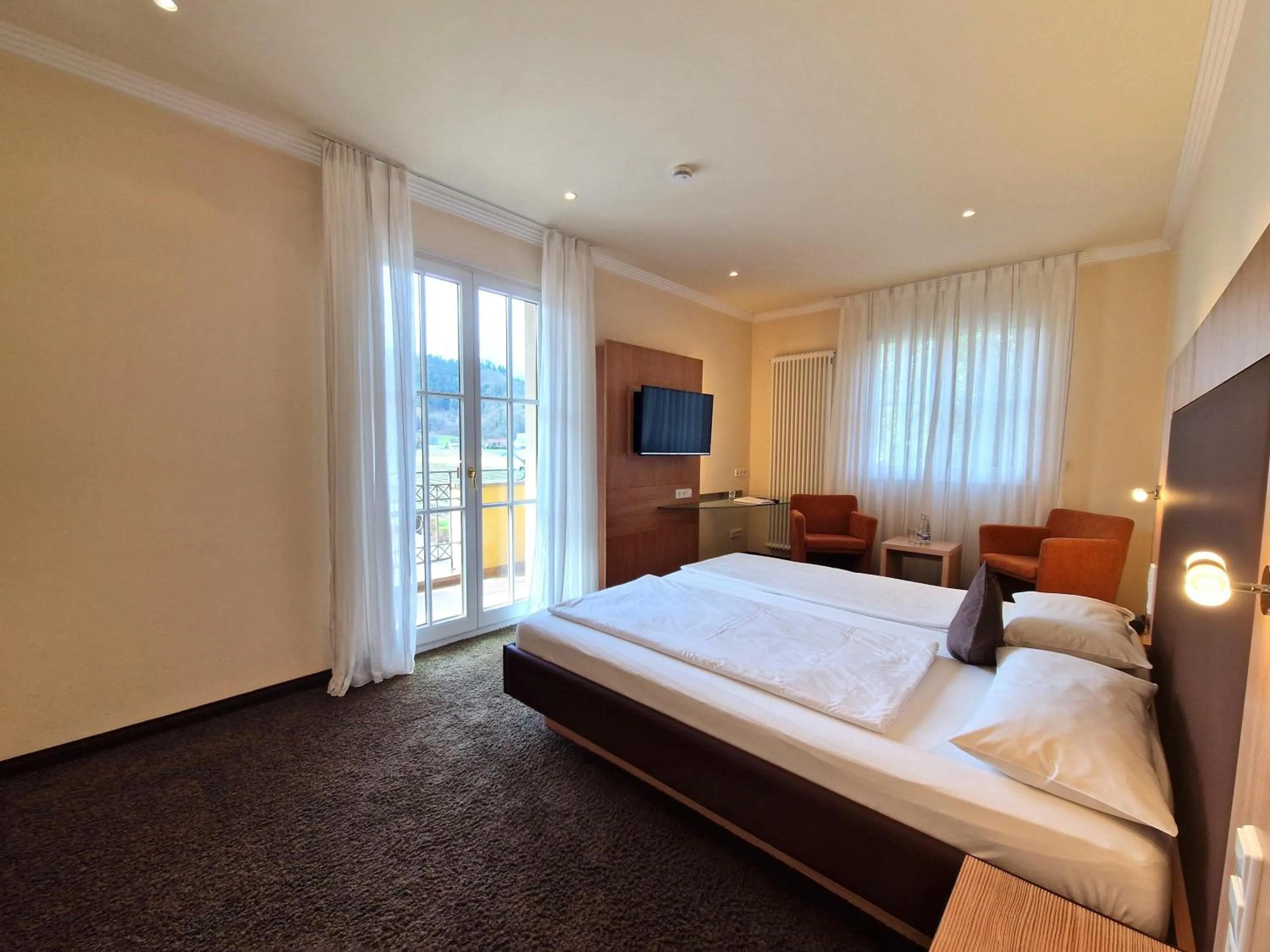 TV and multimedia, Bed in Mosers Blume Relax & Genuss Hotel